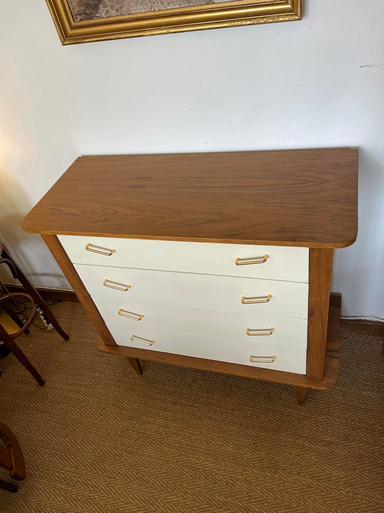 Commode vintage pieds fuseaux