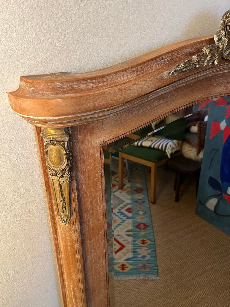 Grand miroir ancien en bois et glace biseautée