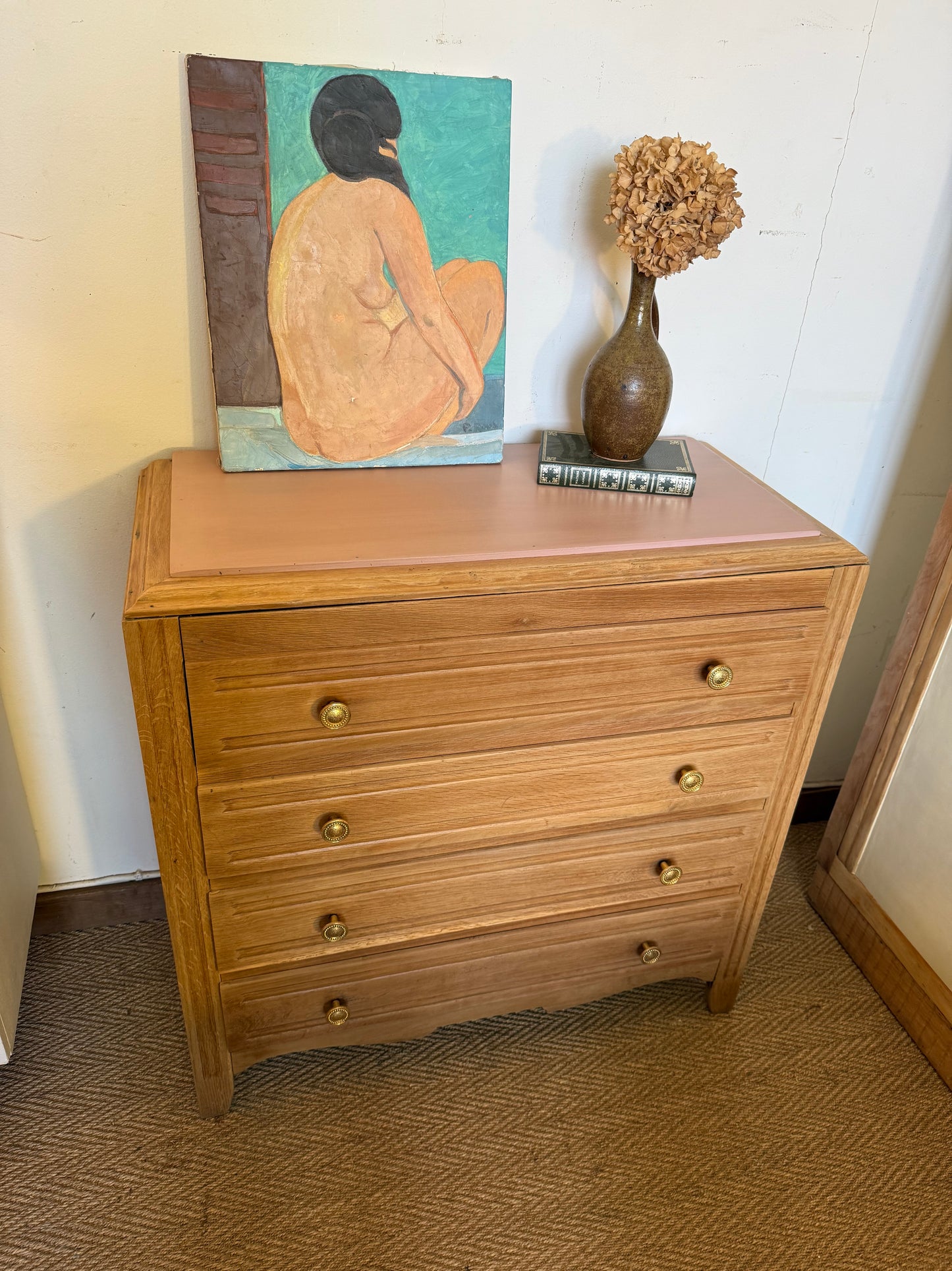 Commode vintage placage chêne et poignées dorées