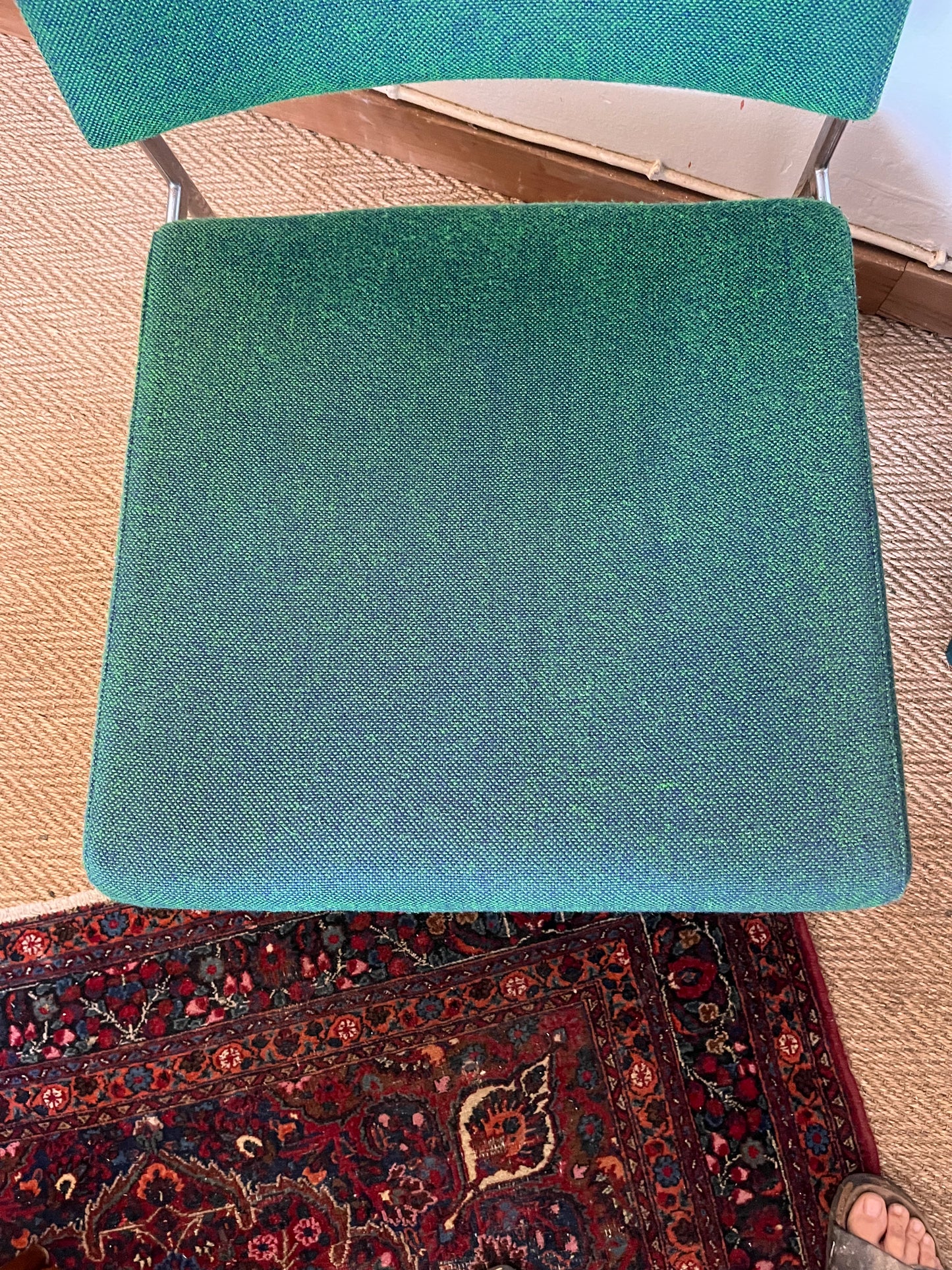 Fauteuil vintage piètement chromé et tweed vert