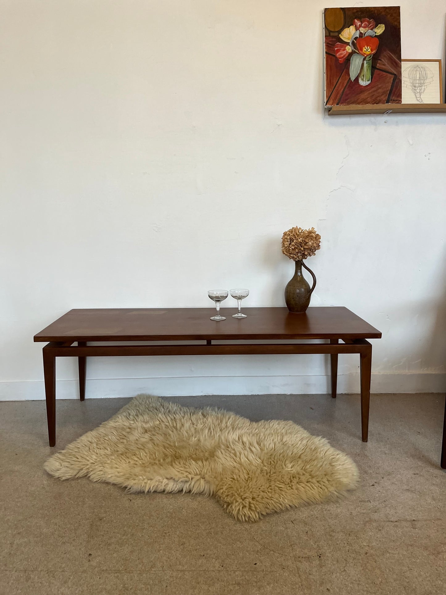Table basse vintage pieds fuseaux dorure années 60