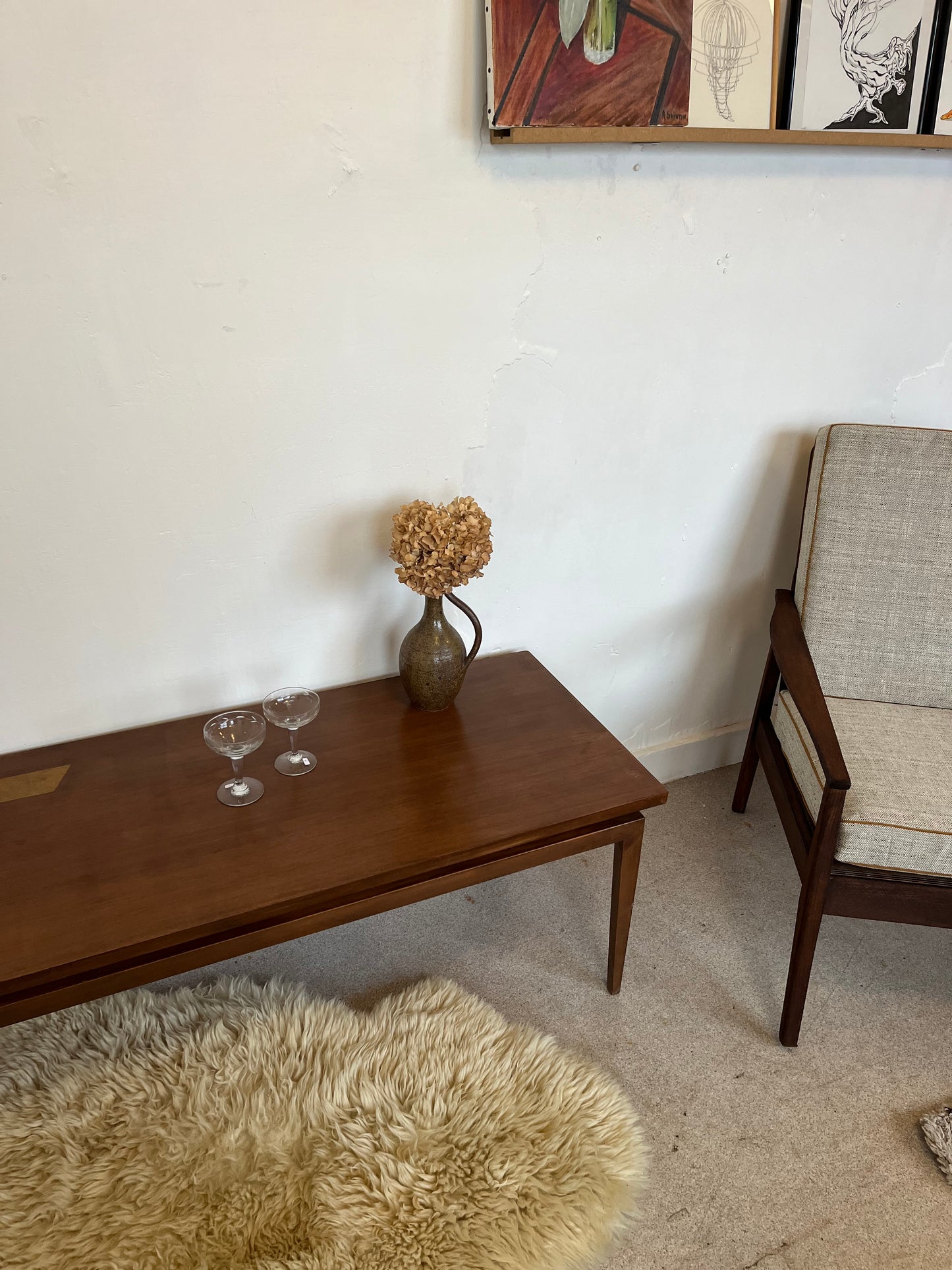 Table basse vintage pieds fuseaux dorure années 60