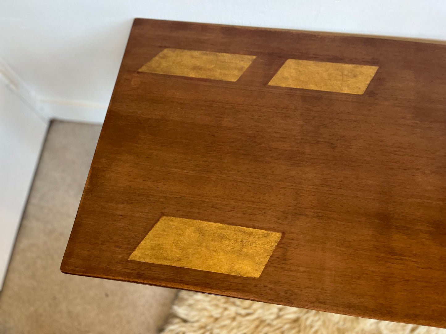 Table basse vintage pieds fuseaux dorure années 60