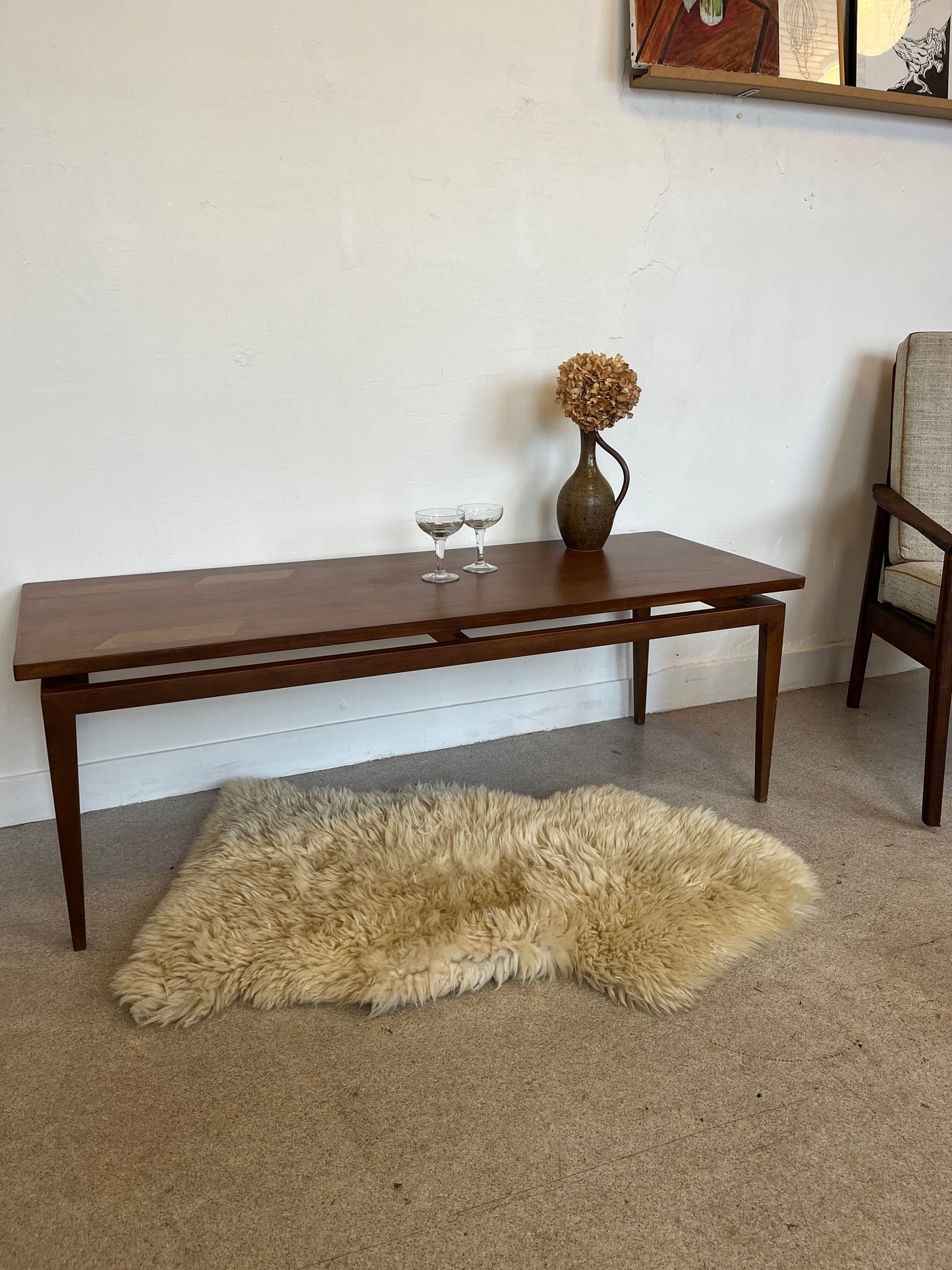 Table basse vintage pieds fuseaux dorure années 60