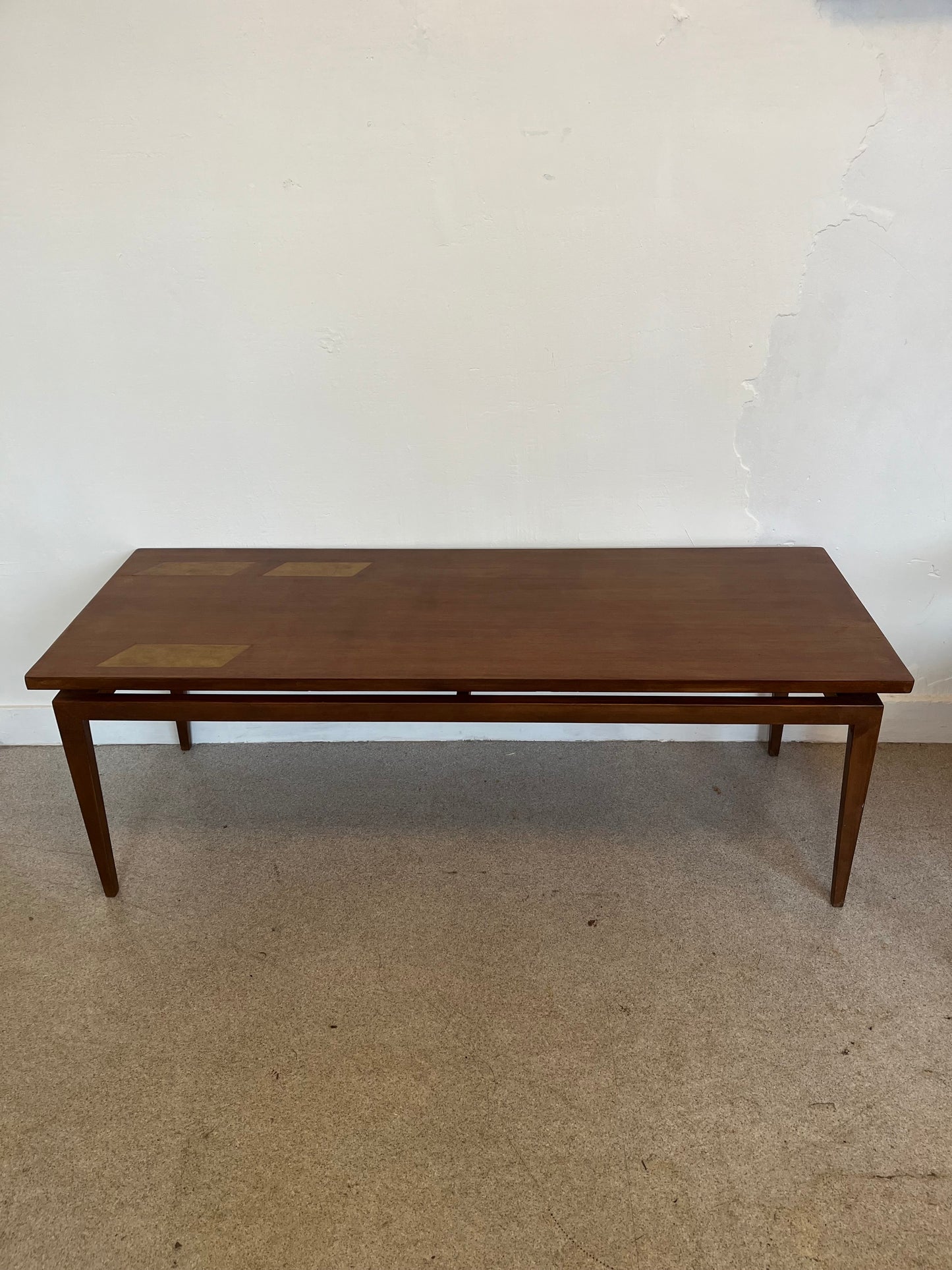 Table basse vintage pieds fuseaux dorure années 60