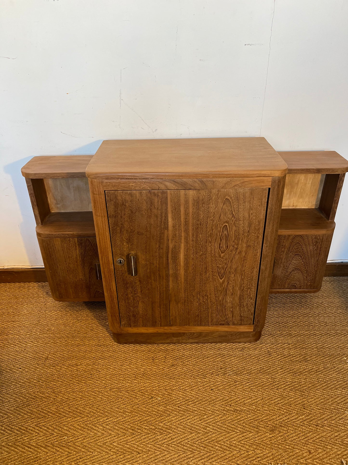 Meuble bar buffet art déco bois massif lignes arrondies