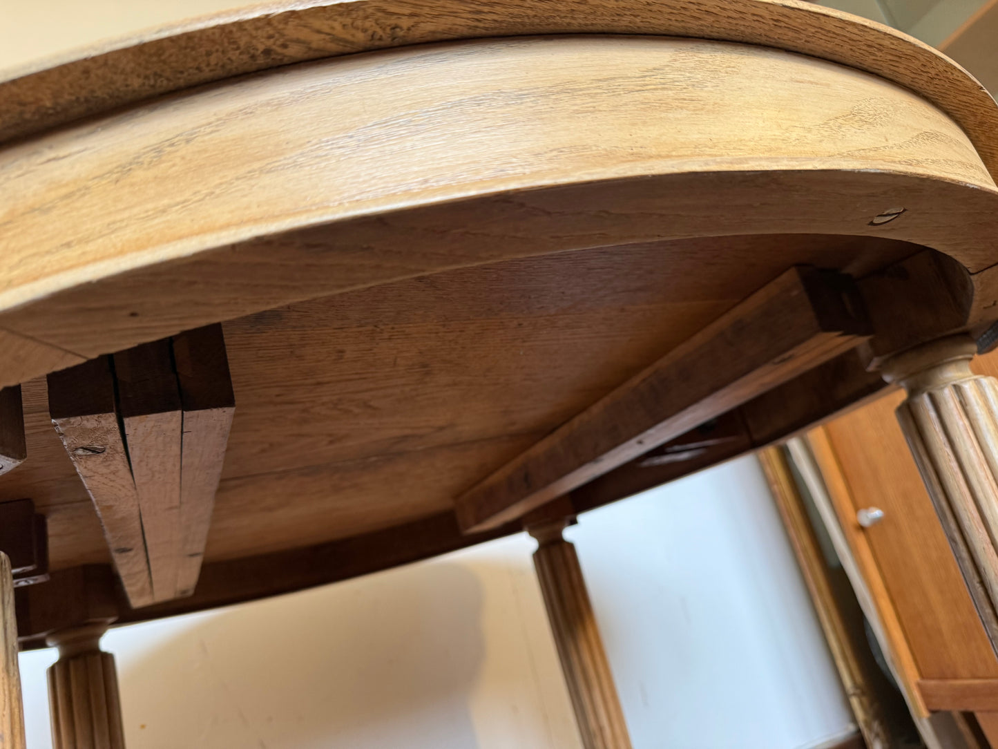 Table de salle à manger ovale art déco vintage en bois
