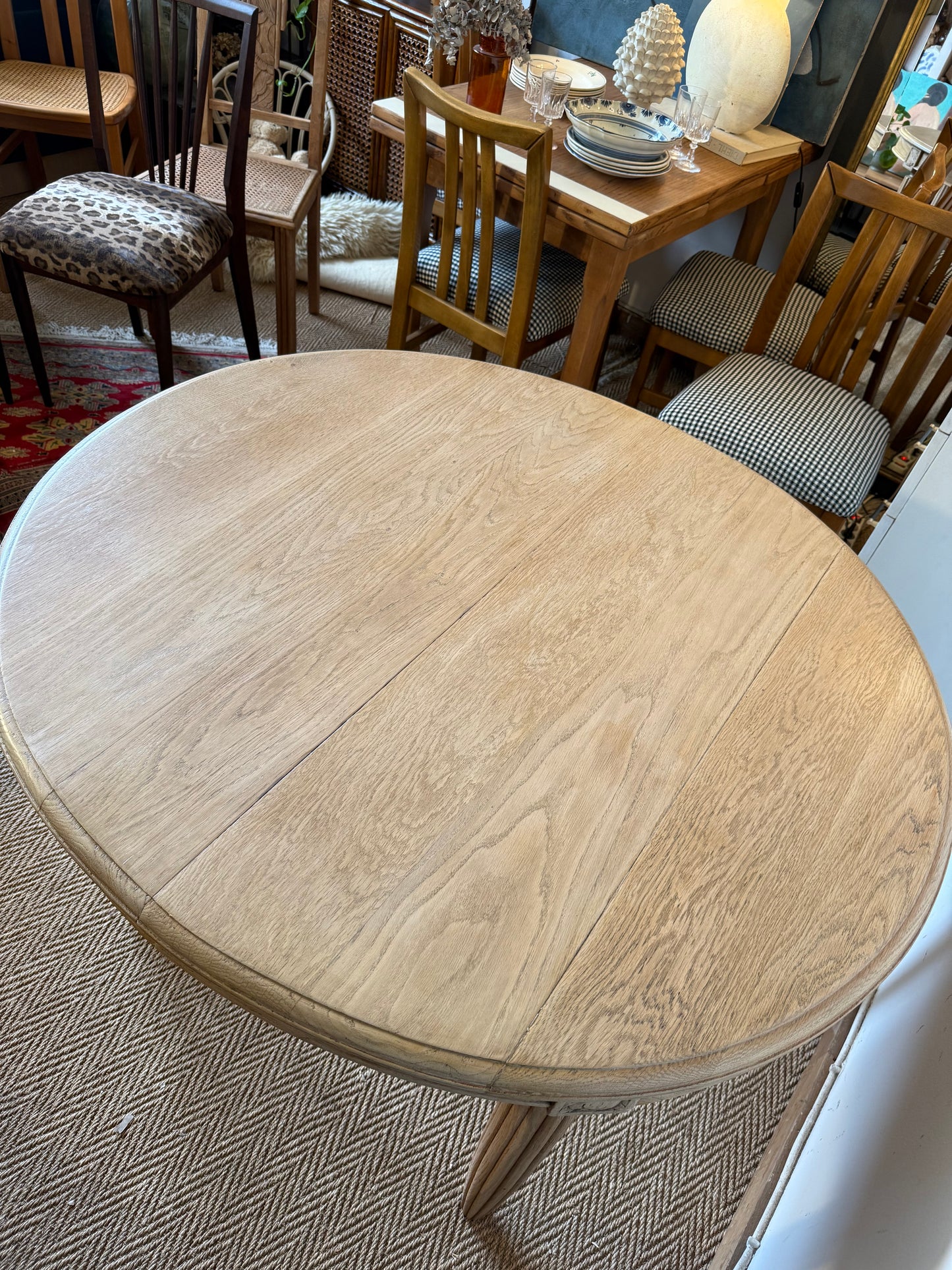 Table de salle à manger ovale art déco vintage en bois