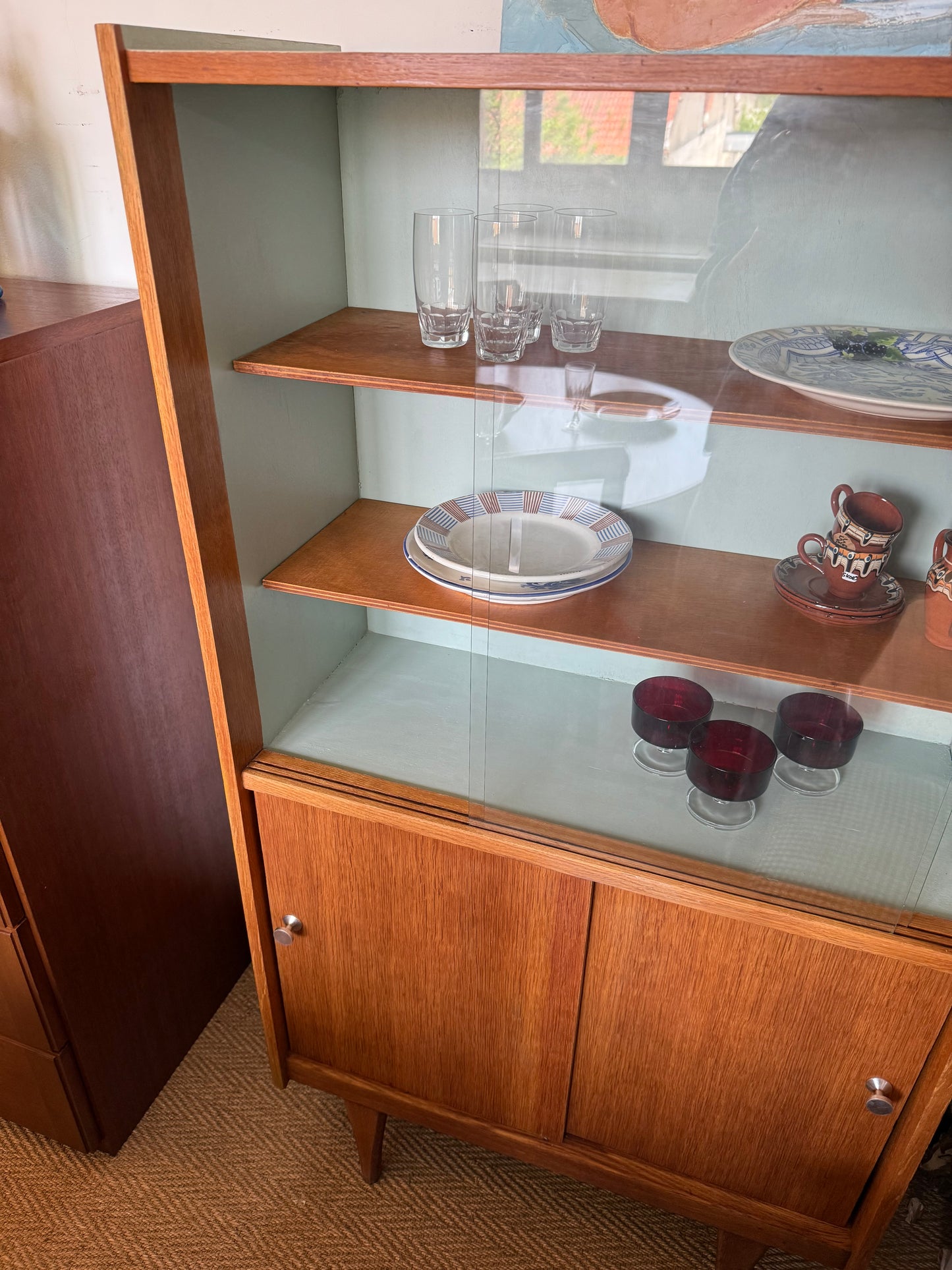 Vaisselier vitrine meuble de rangement vintage pieds compas placage teck