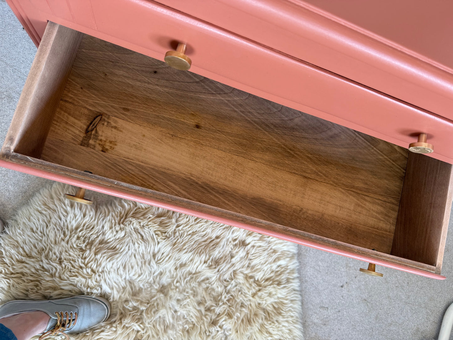 Commode vintage en bois terra cotta