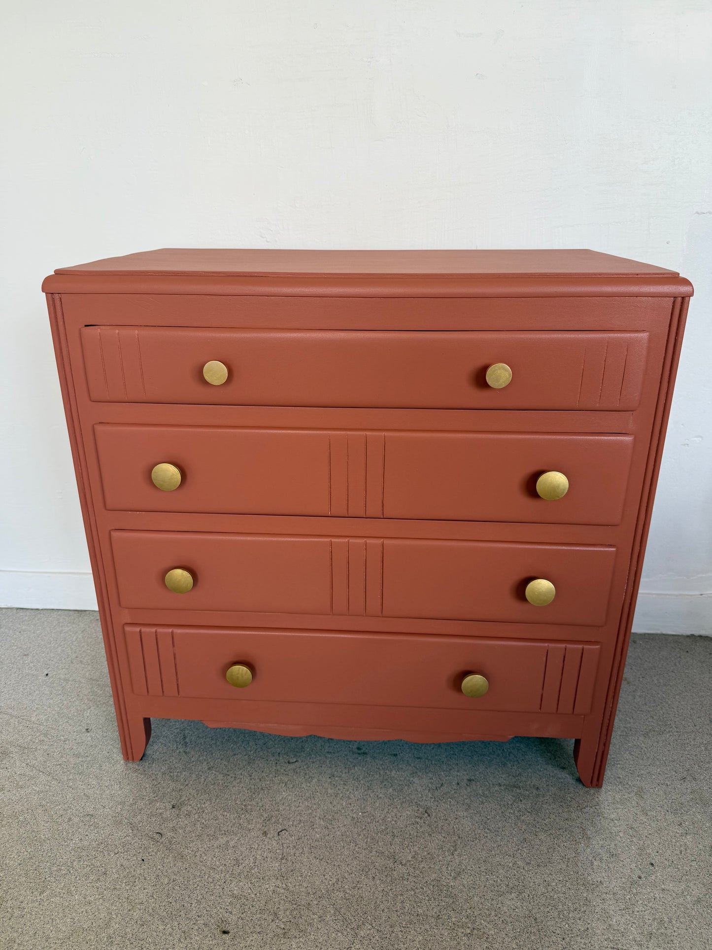 Commode vintage en bois terra cotta