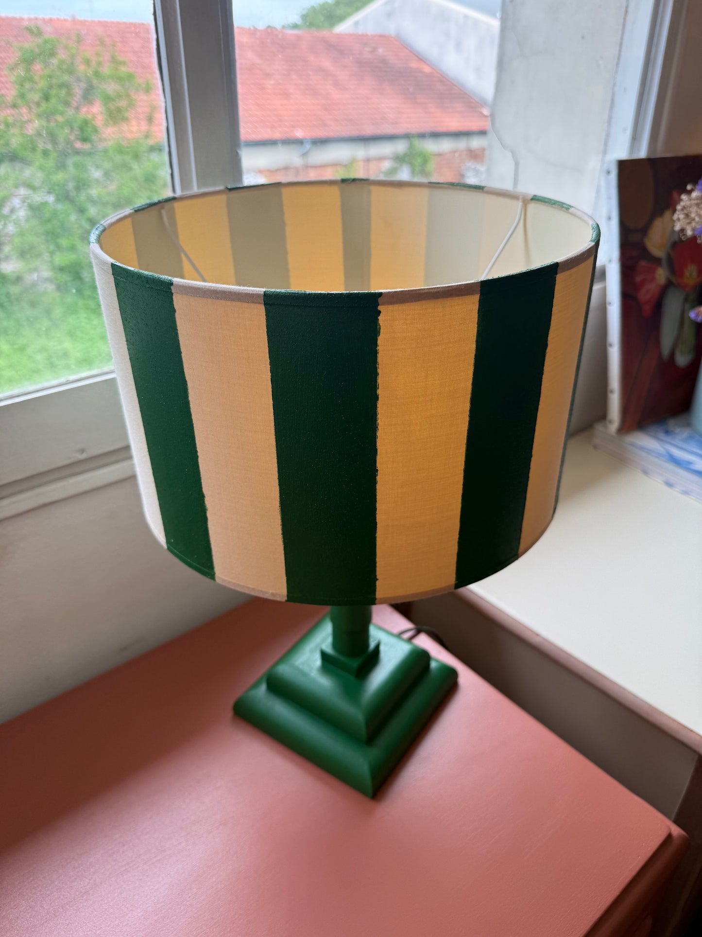 Paire de lampes de chevet vintage bois vert et abat jour rayé
