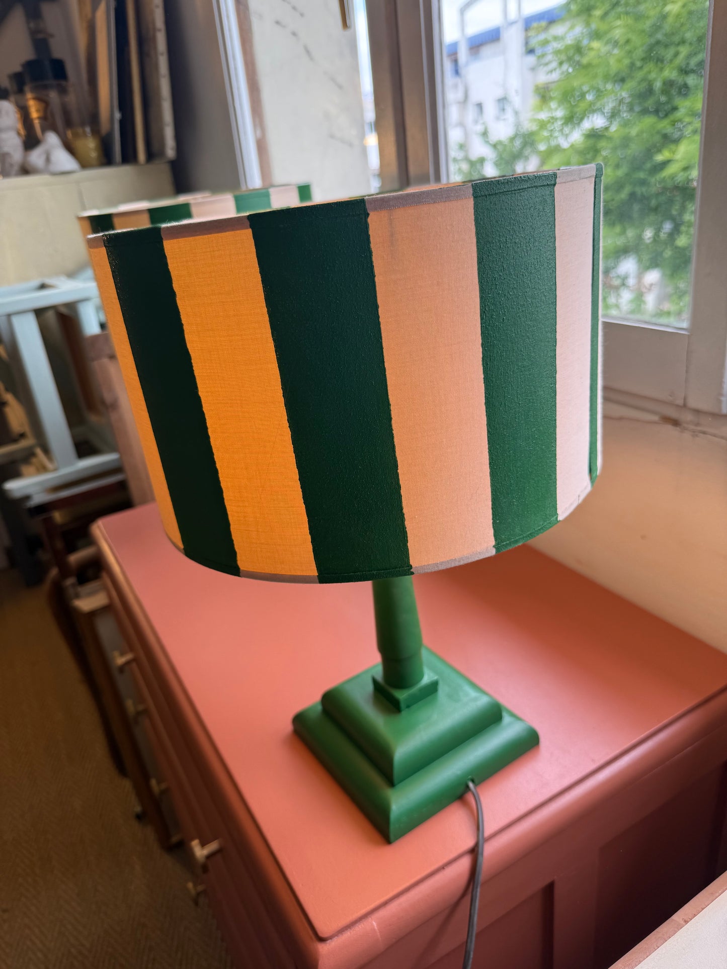 Paire de lampes de chevet vintage bois vert et abat jour rayé