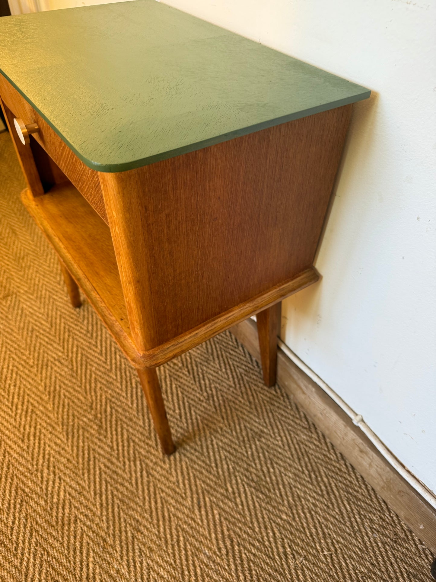 Table de chevet vintage pieds compas