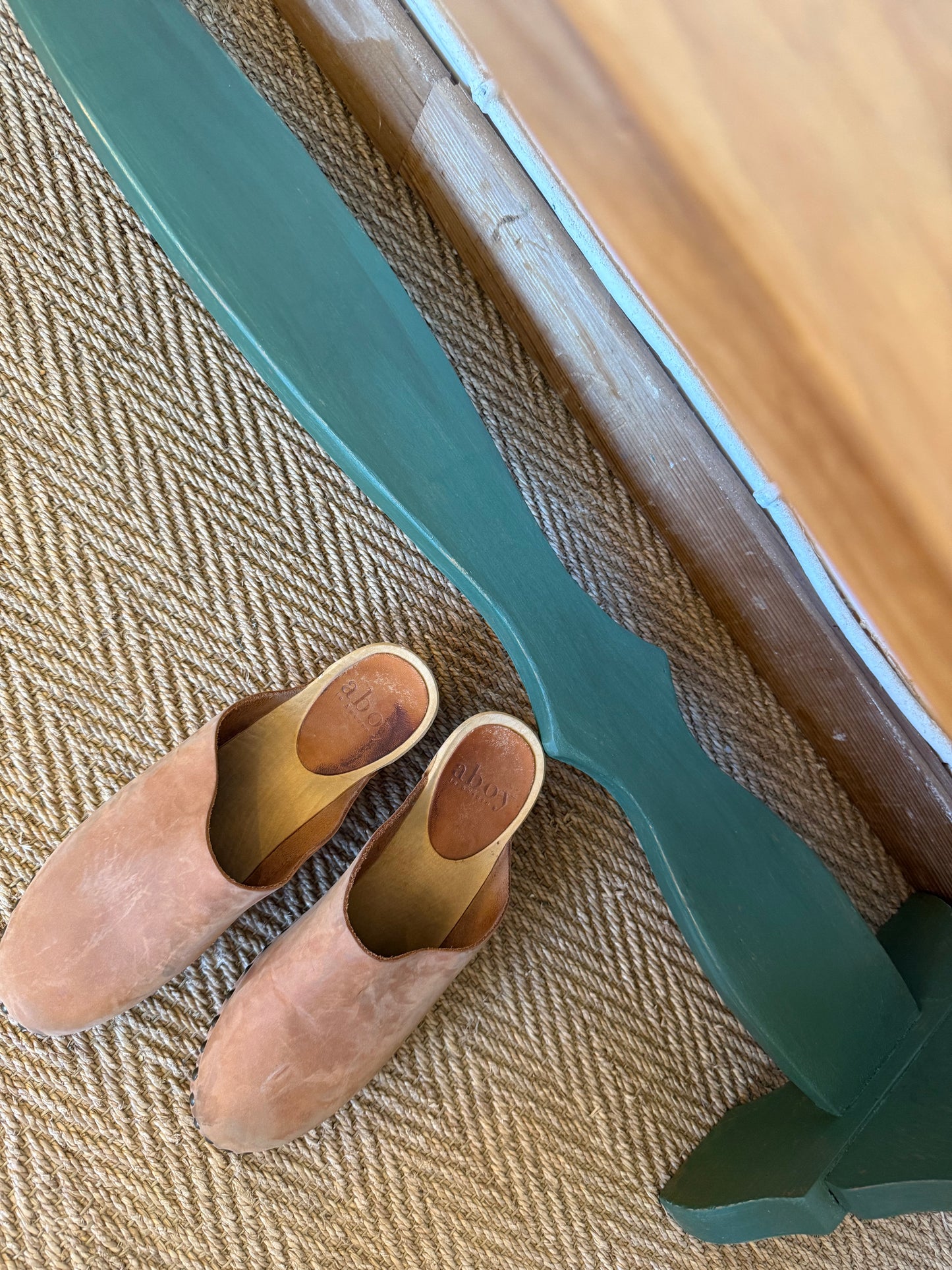Banc de ferme vintage en bois patiné vert
