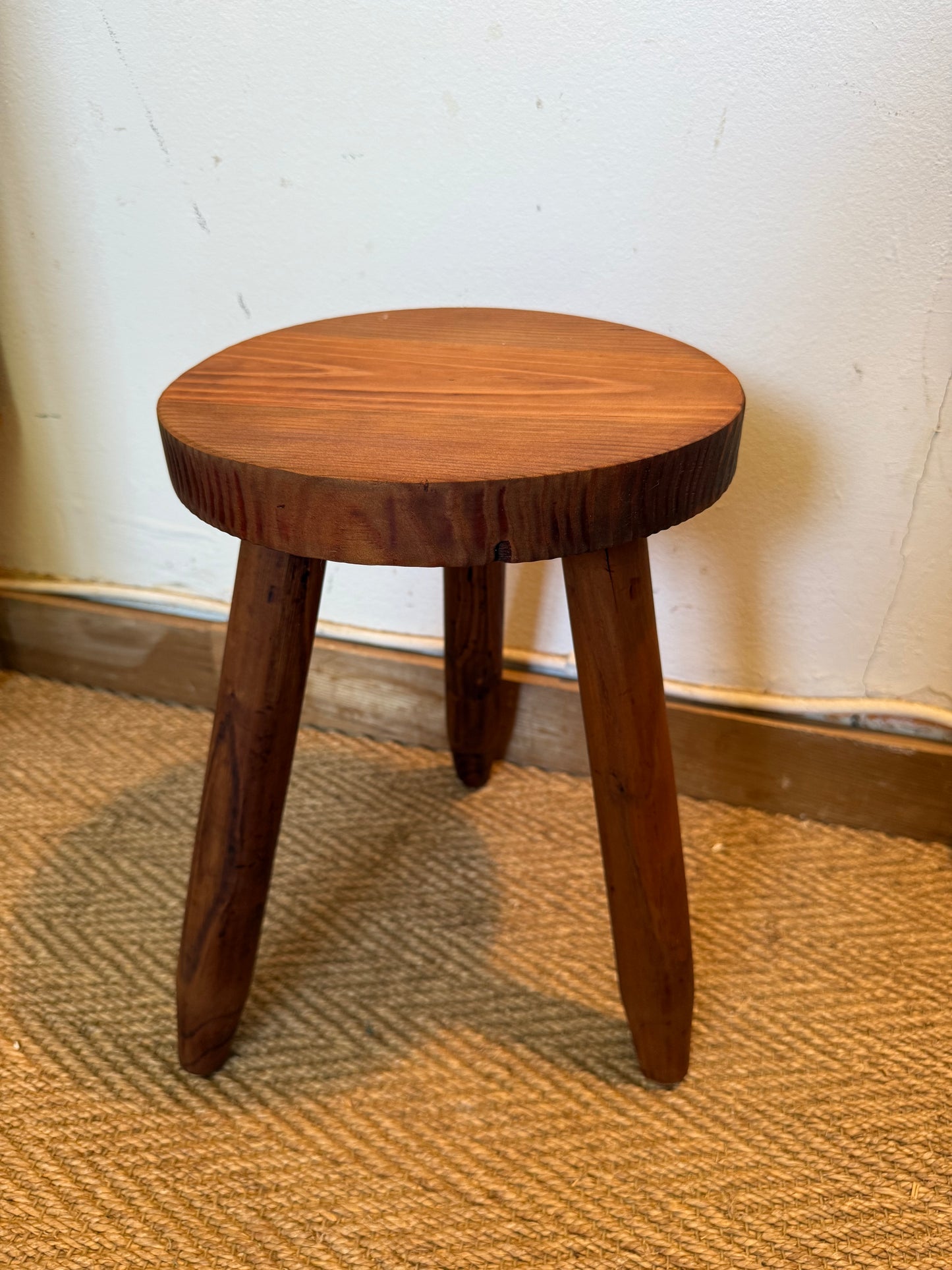 Tabouret en bois vintage de traite
