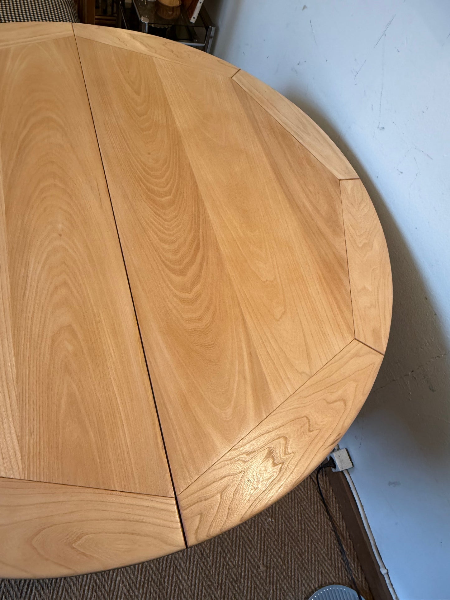 Table de salle à manger extensible en orme Maison Regain