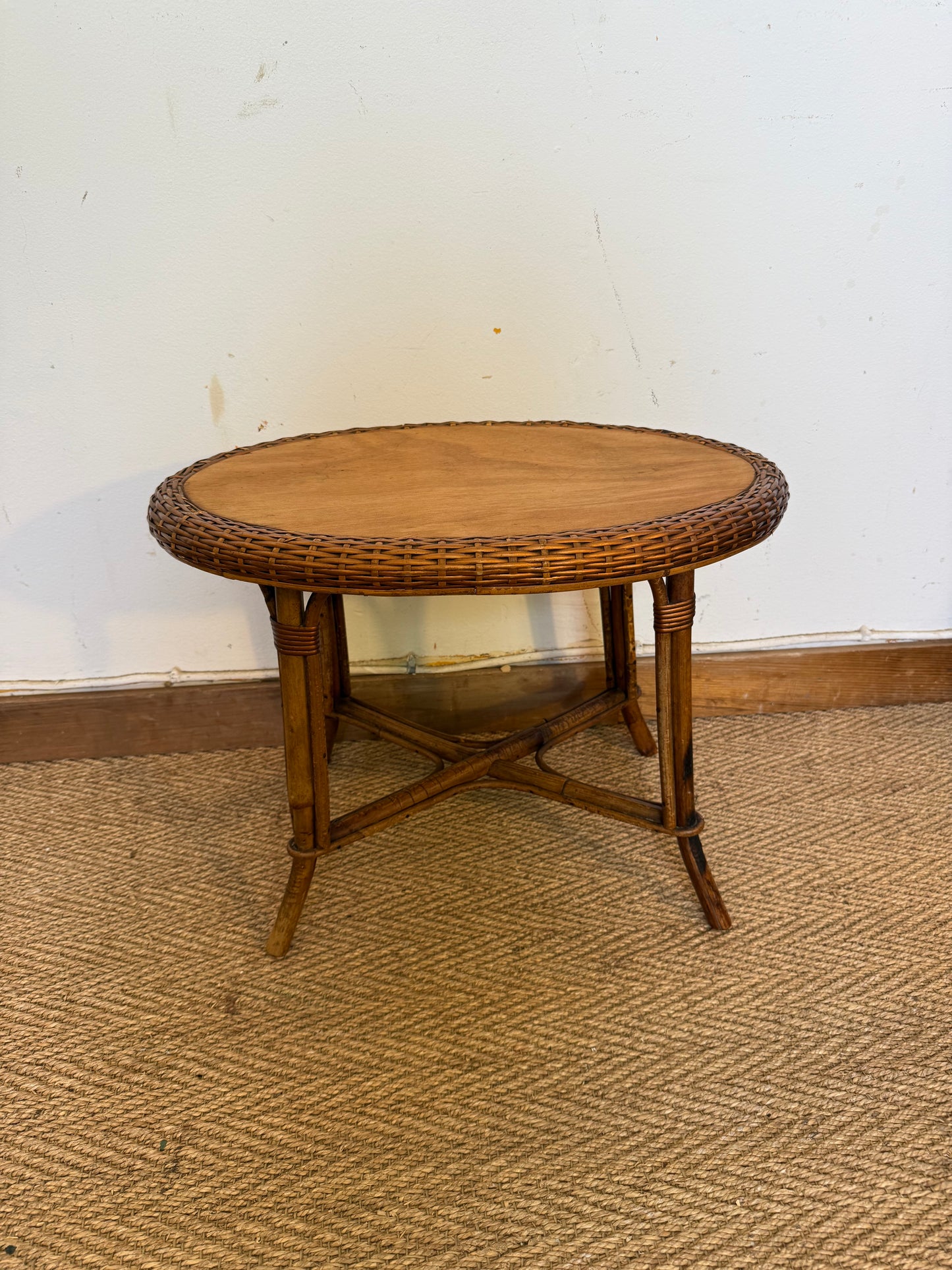 Table d’appoint en rotin vintage