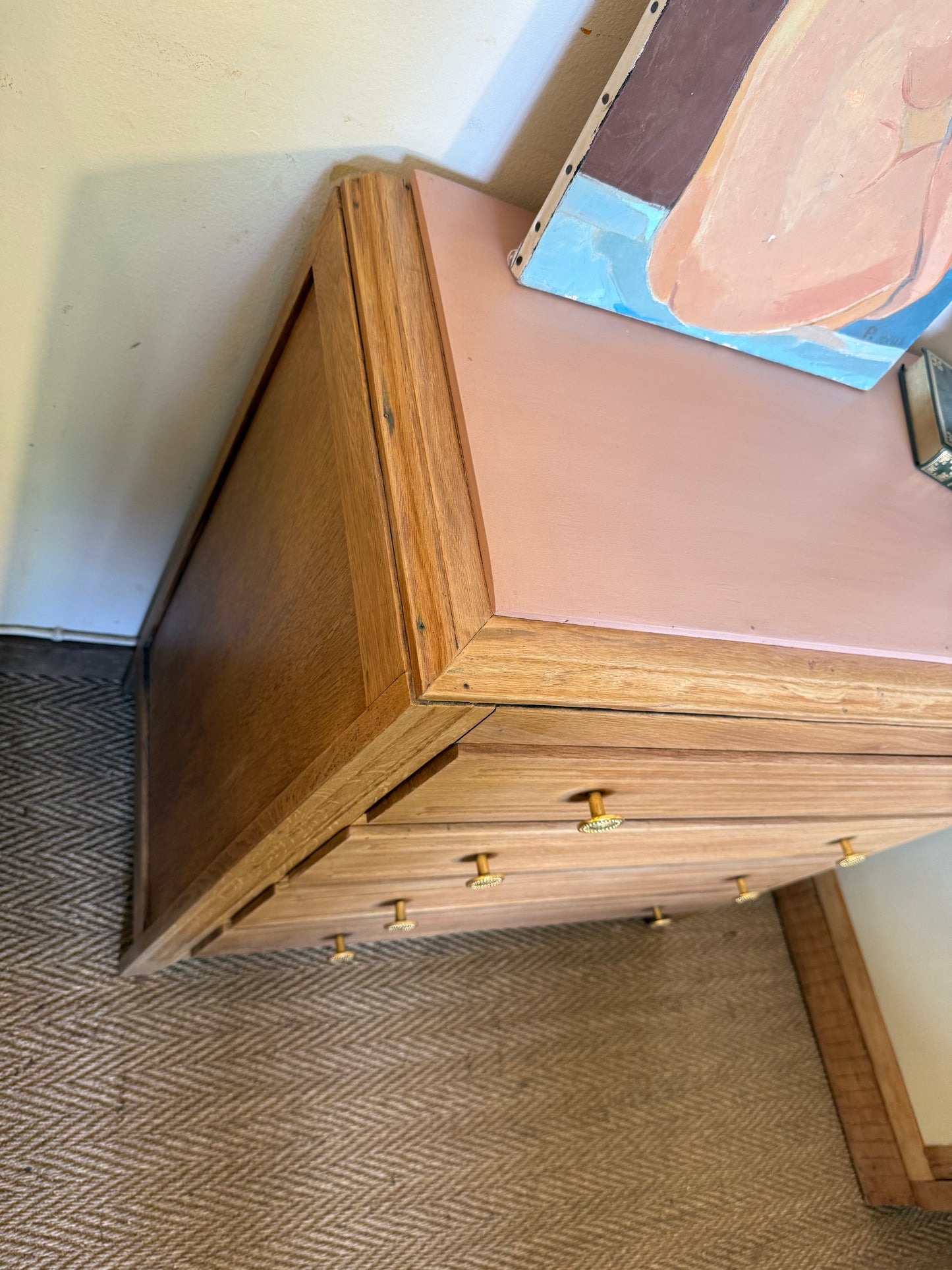 Commode vintage placage chêne et poignées dorées