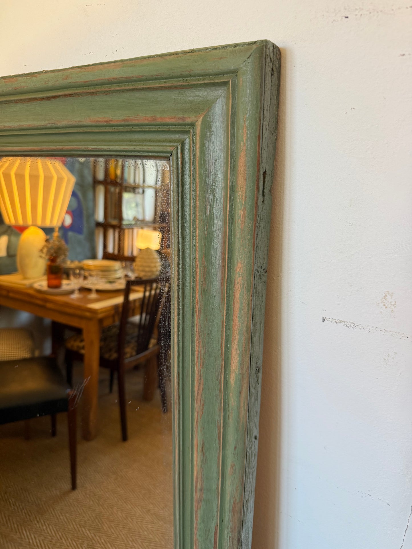 Grand miroir ancien en bois patiné vert