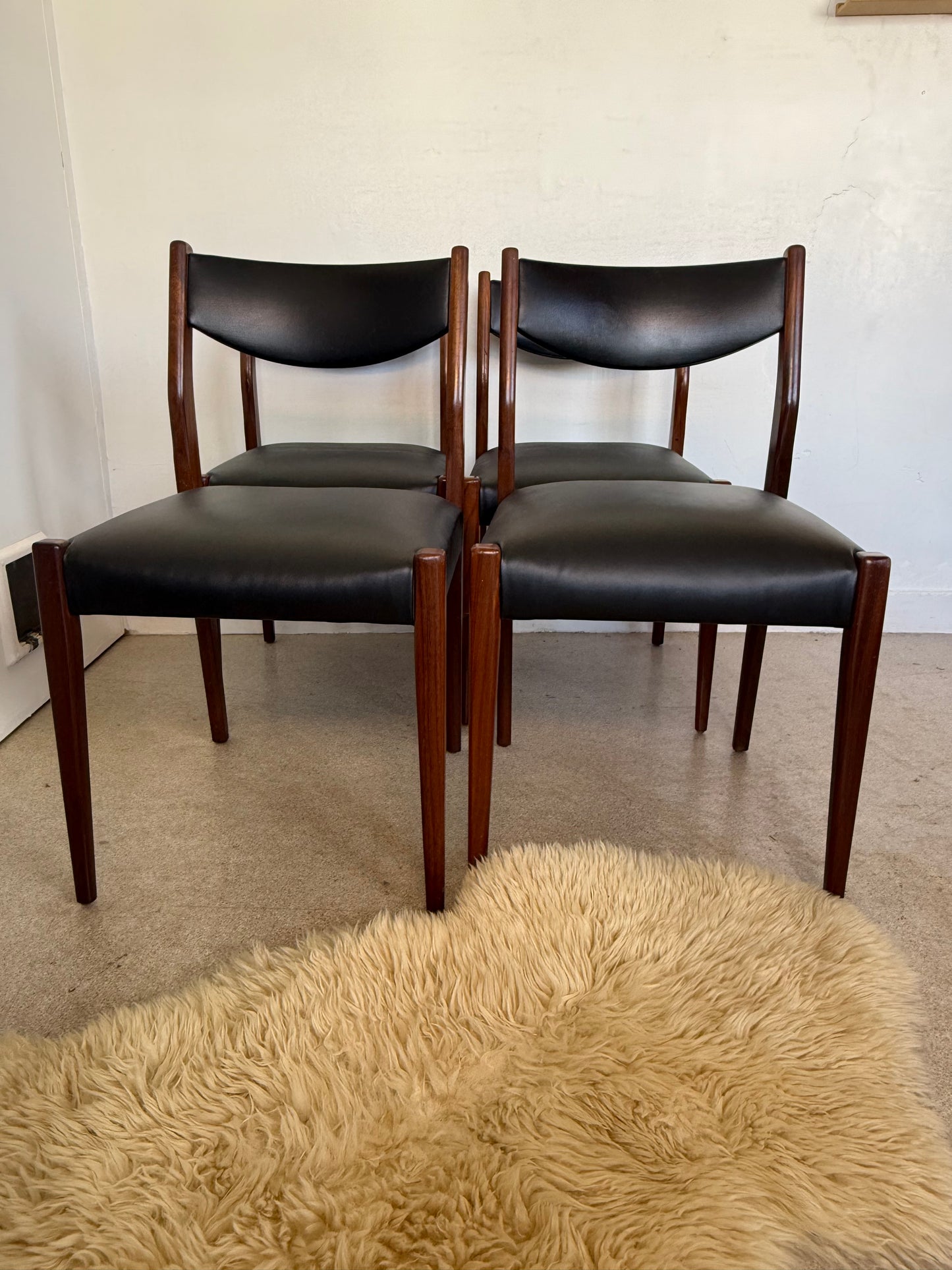 Lot de 4 chaises scandinaves vintage