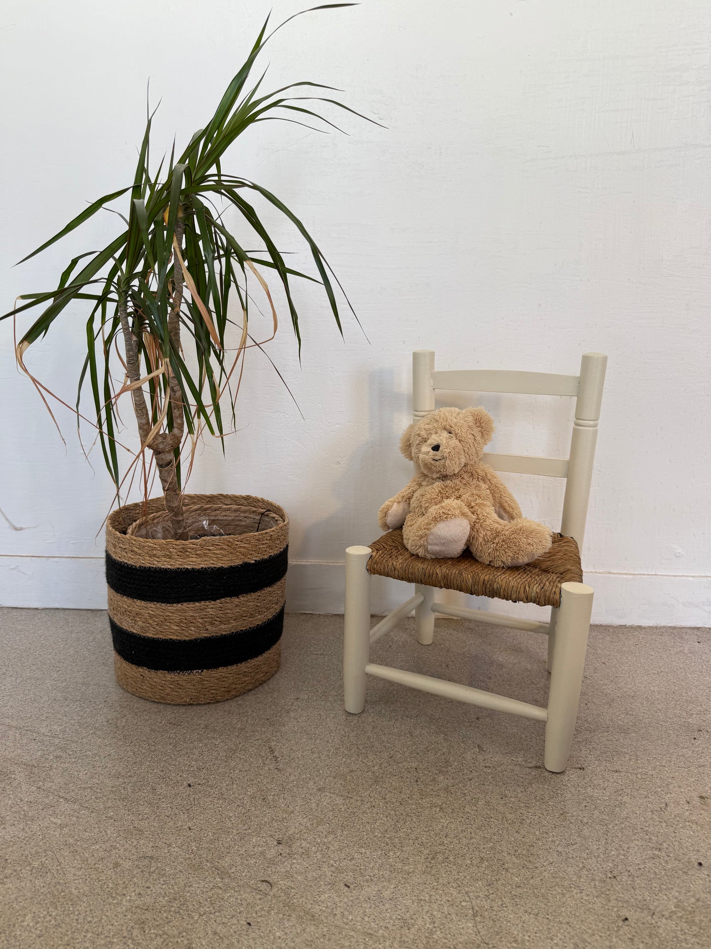 Chaise enfant bois blanc crème et paille