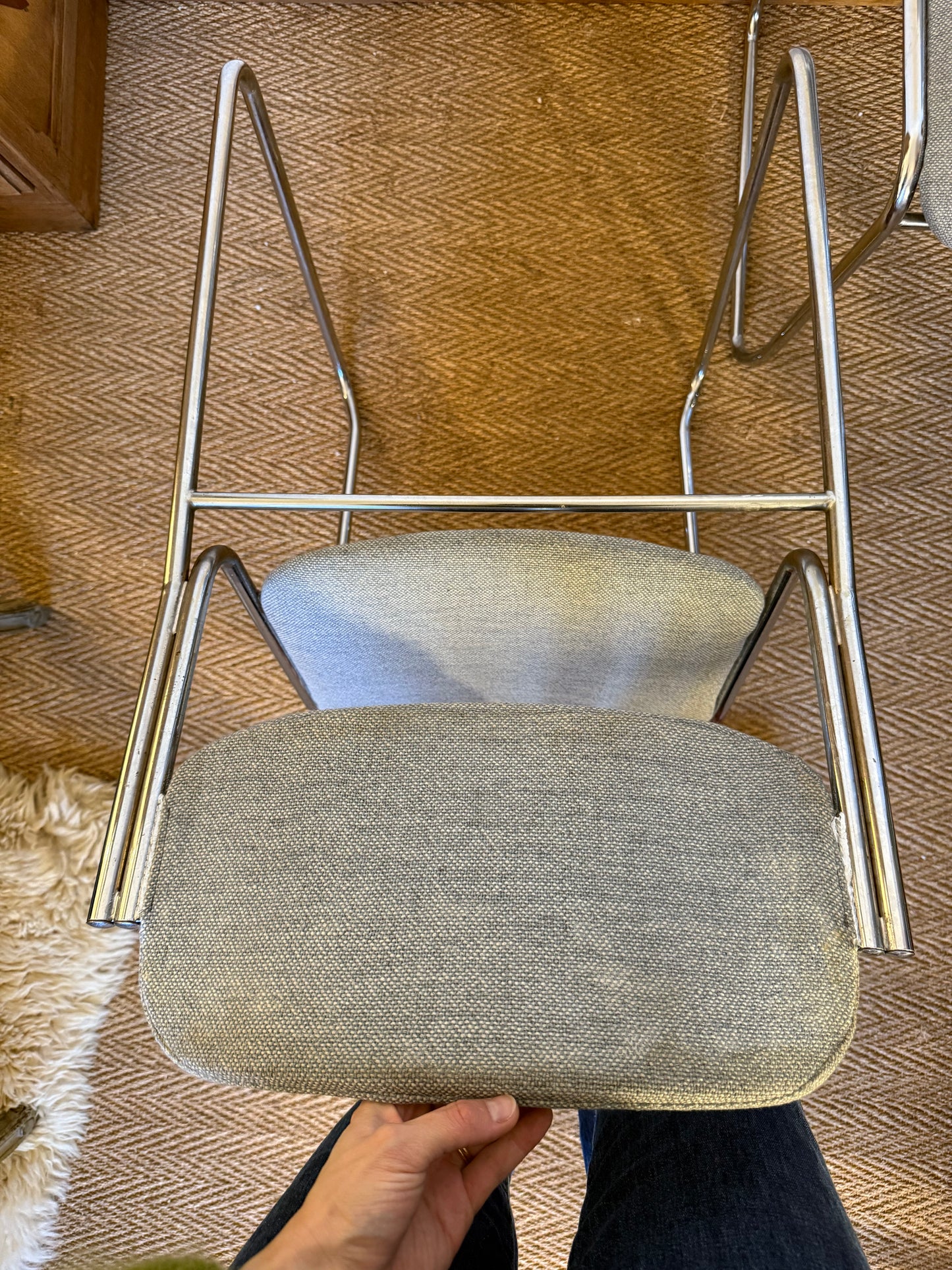 Paire de chaises vintage chrome et tissu tweed bleu clair