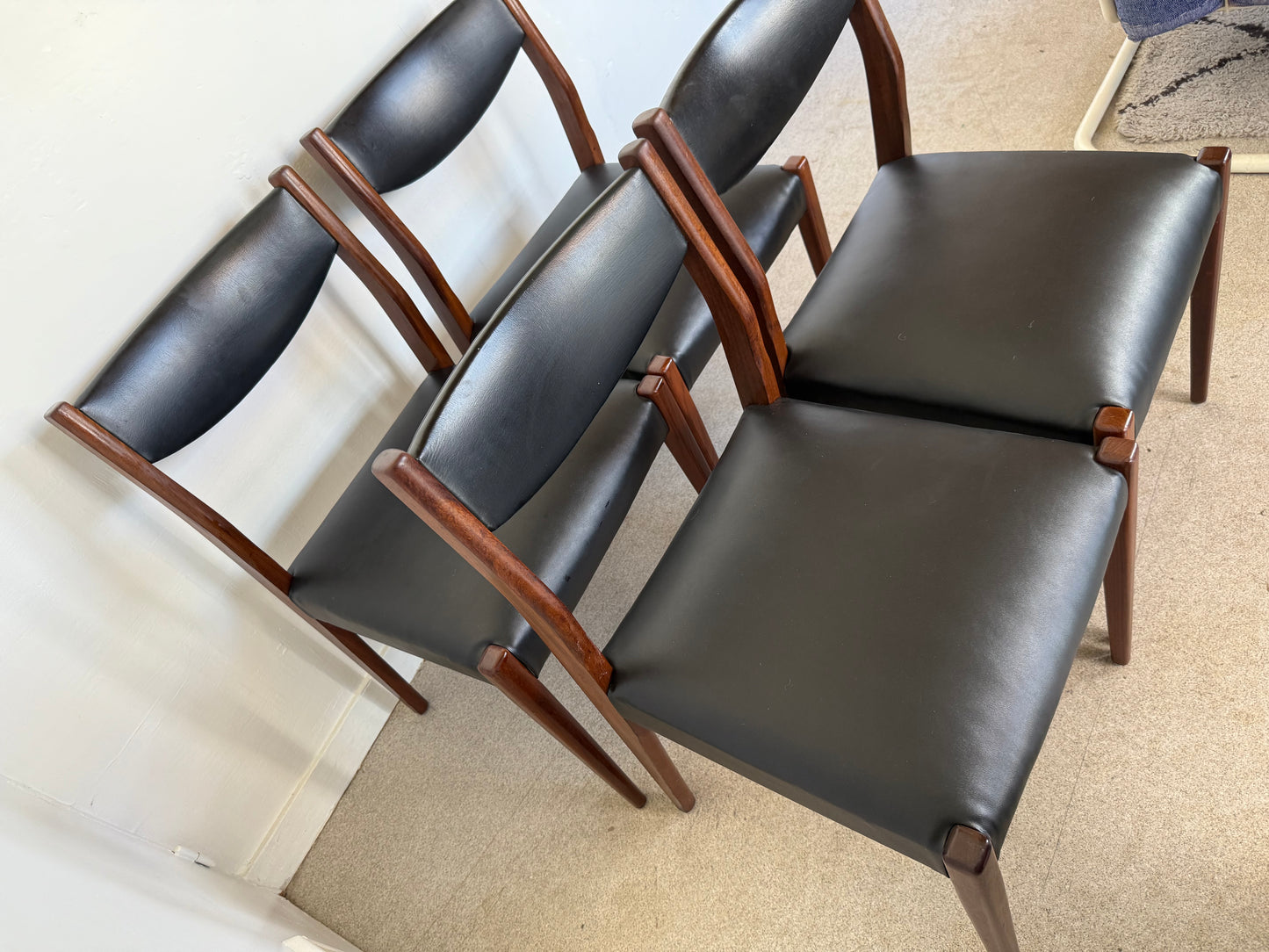 Lot de 4 chaises scandinaves vintage