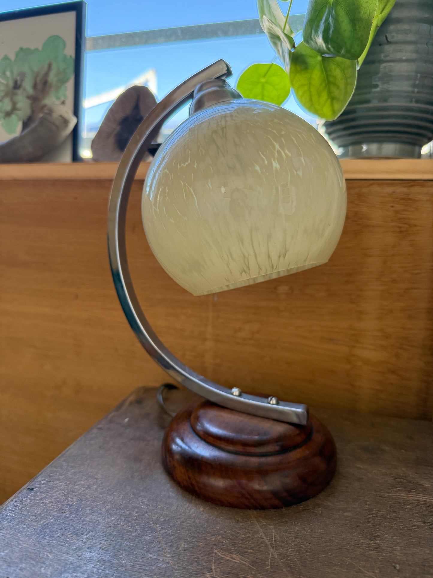 Lampe à poser / chevet art déco vintage bois métal et verre de Clichy