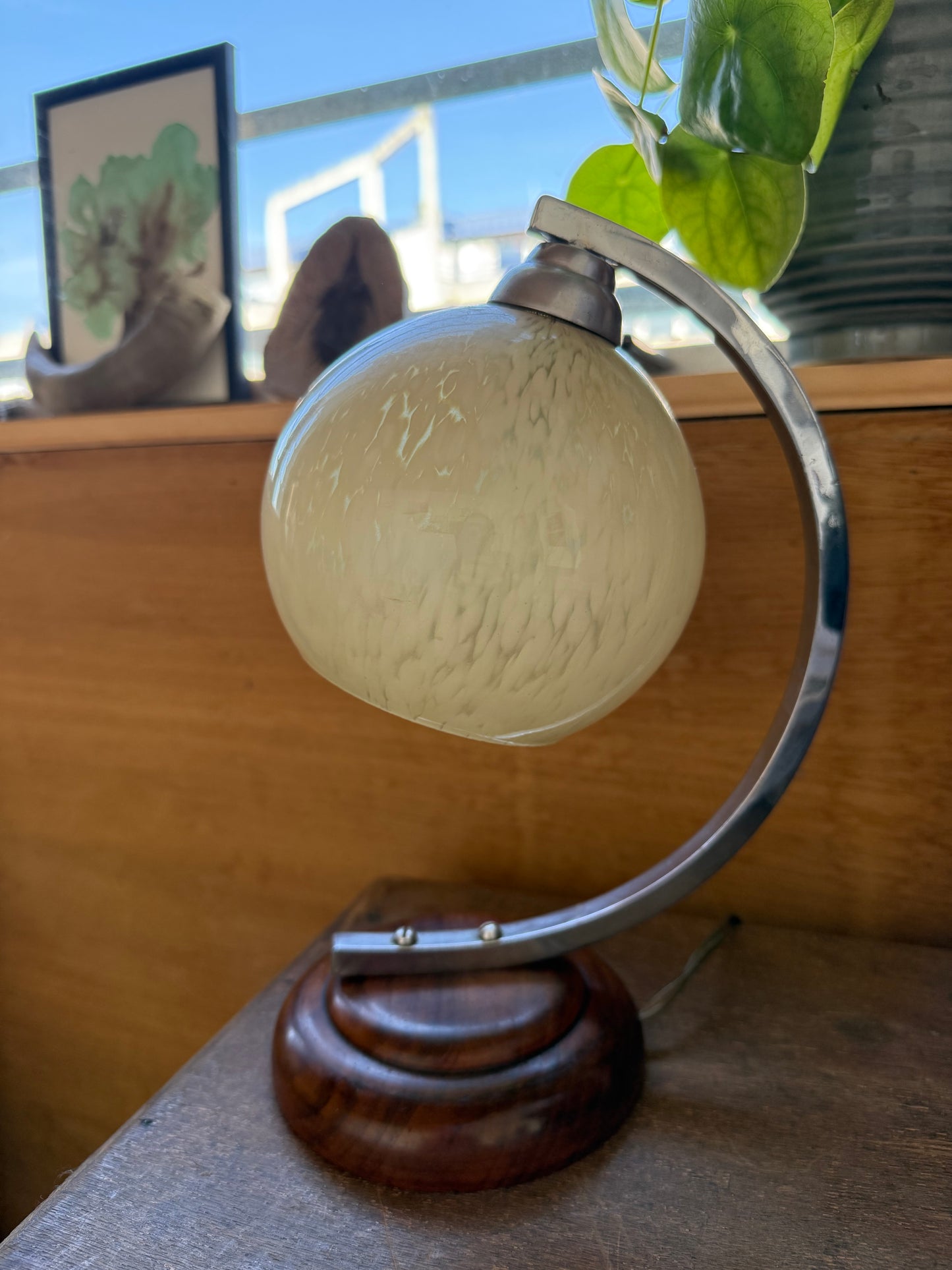 Lampe à poser / chevet art déco vintage bois métal et verre de Clichy