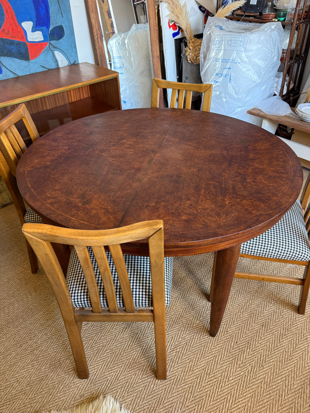 Table à manger ovale extensible en bois et placage en loupe de noyer