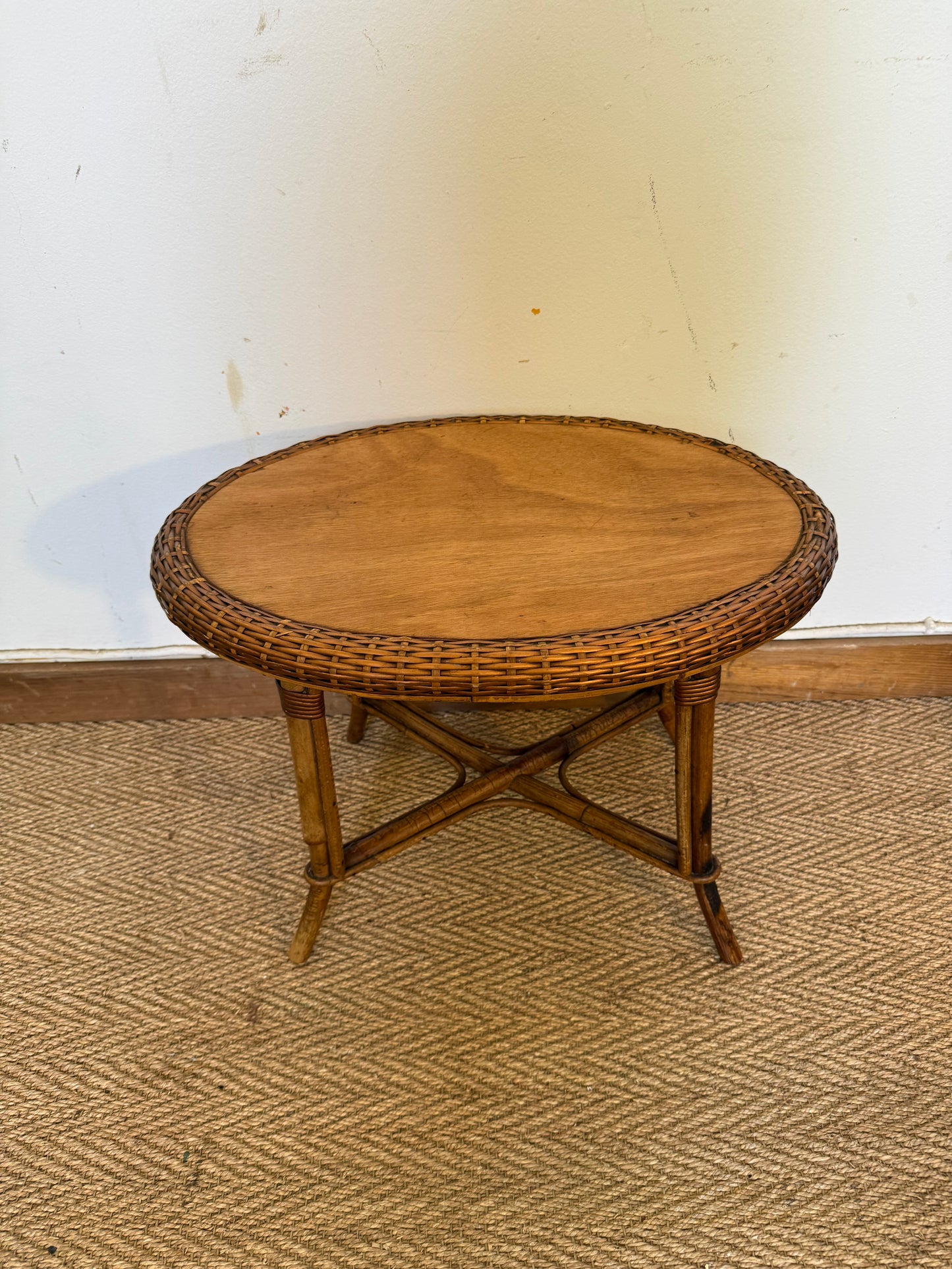Table d’appoint en rotin vintage