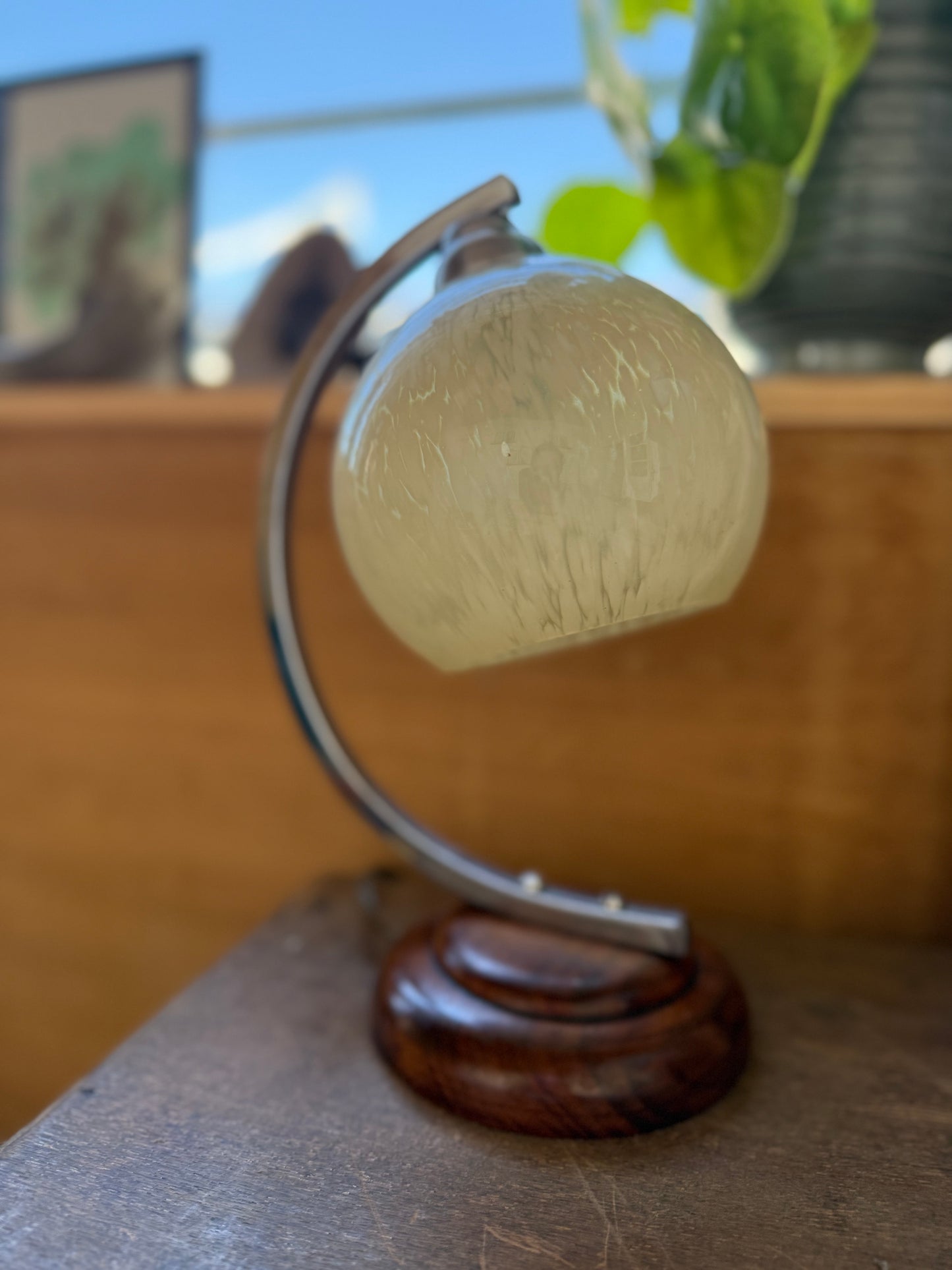 Lampe à poser / chevet art déco vintage bois métal et verre de Clichy