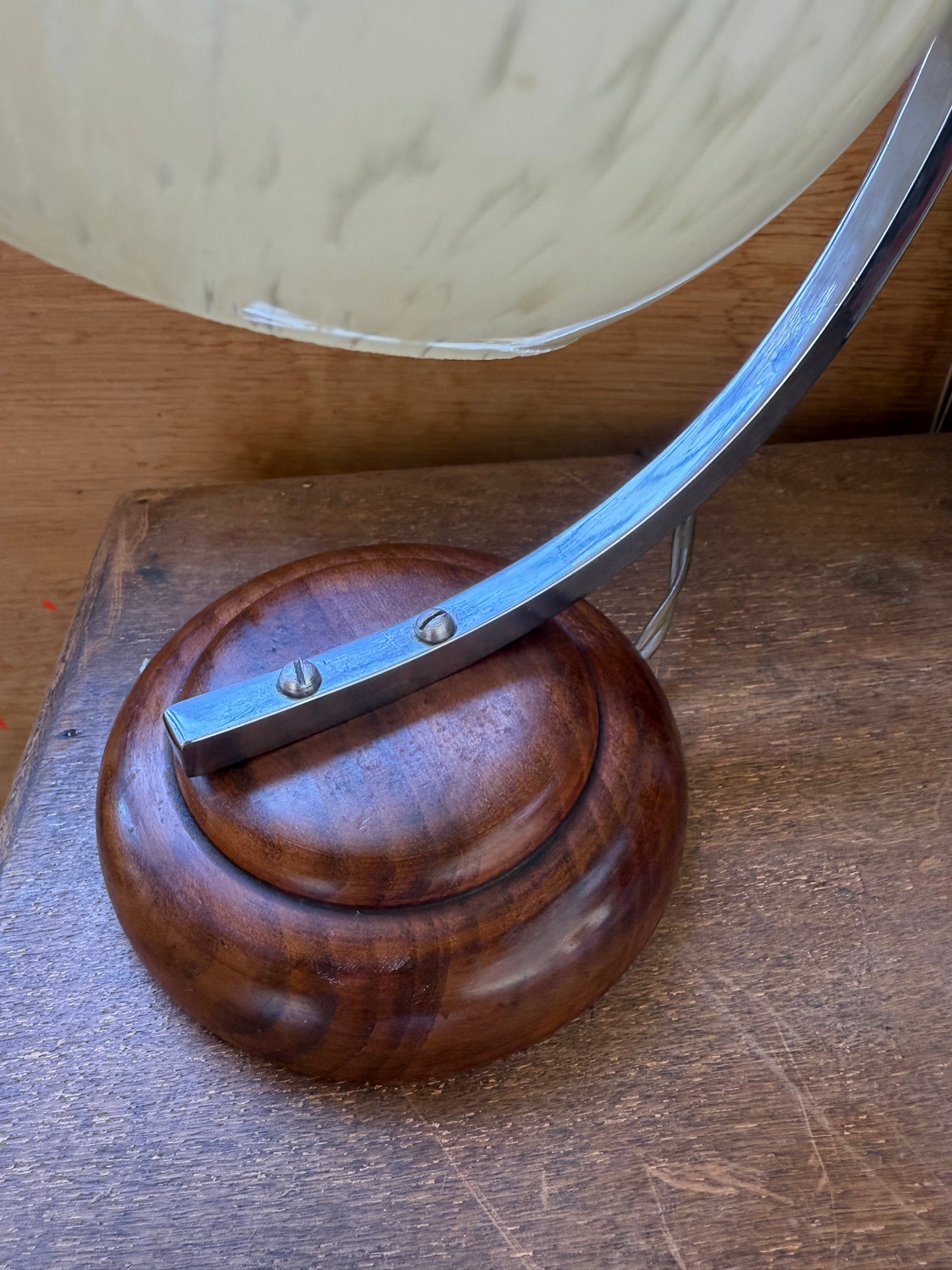 Lampe à poser / chevet art déco vintage bois métal et verre de Clichy