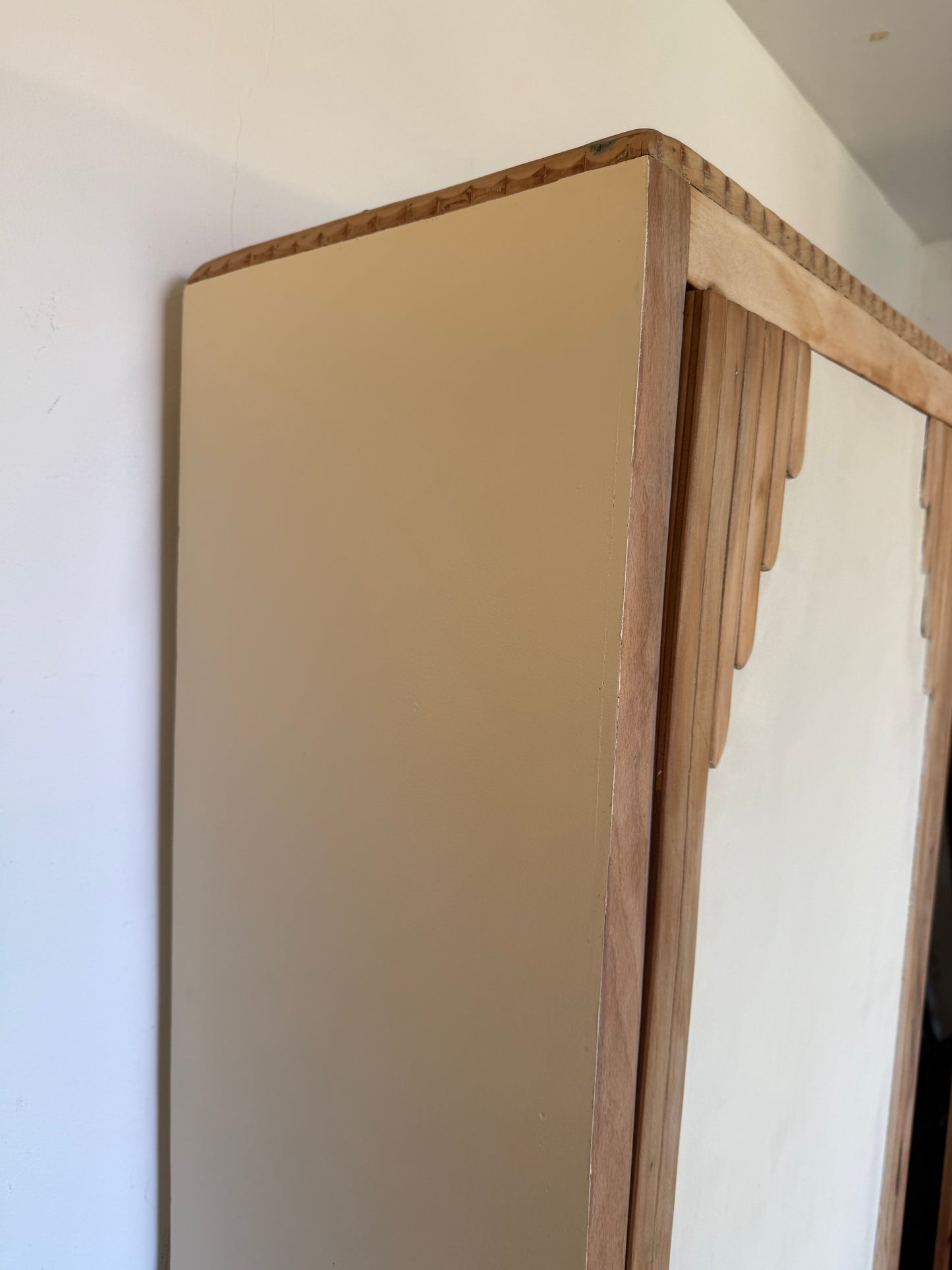 Armoire bonnetière art déco vintage