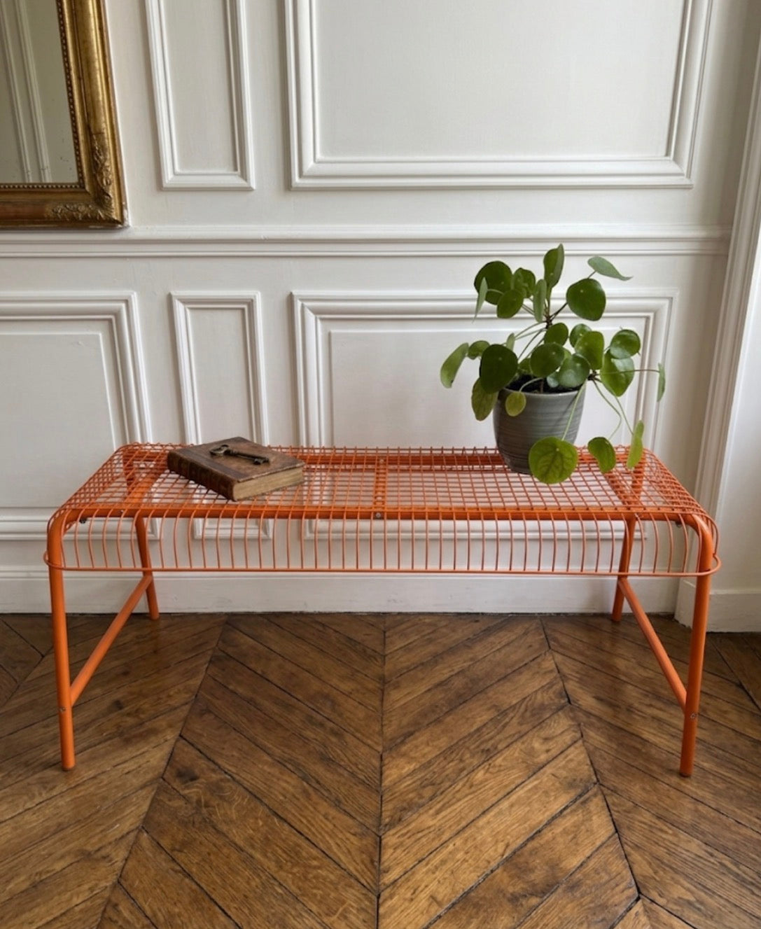 Banc IKEA modèle Vasteron en métal laqué orange