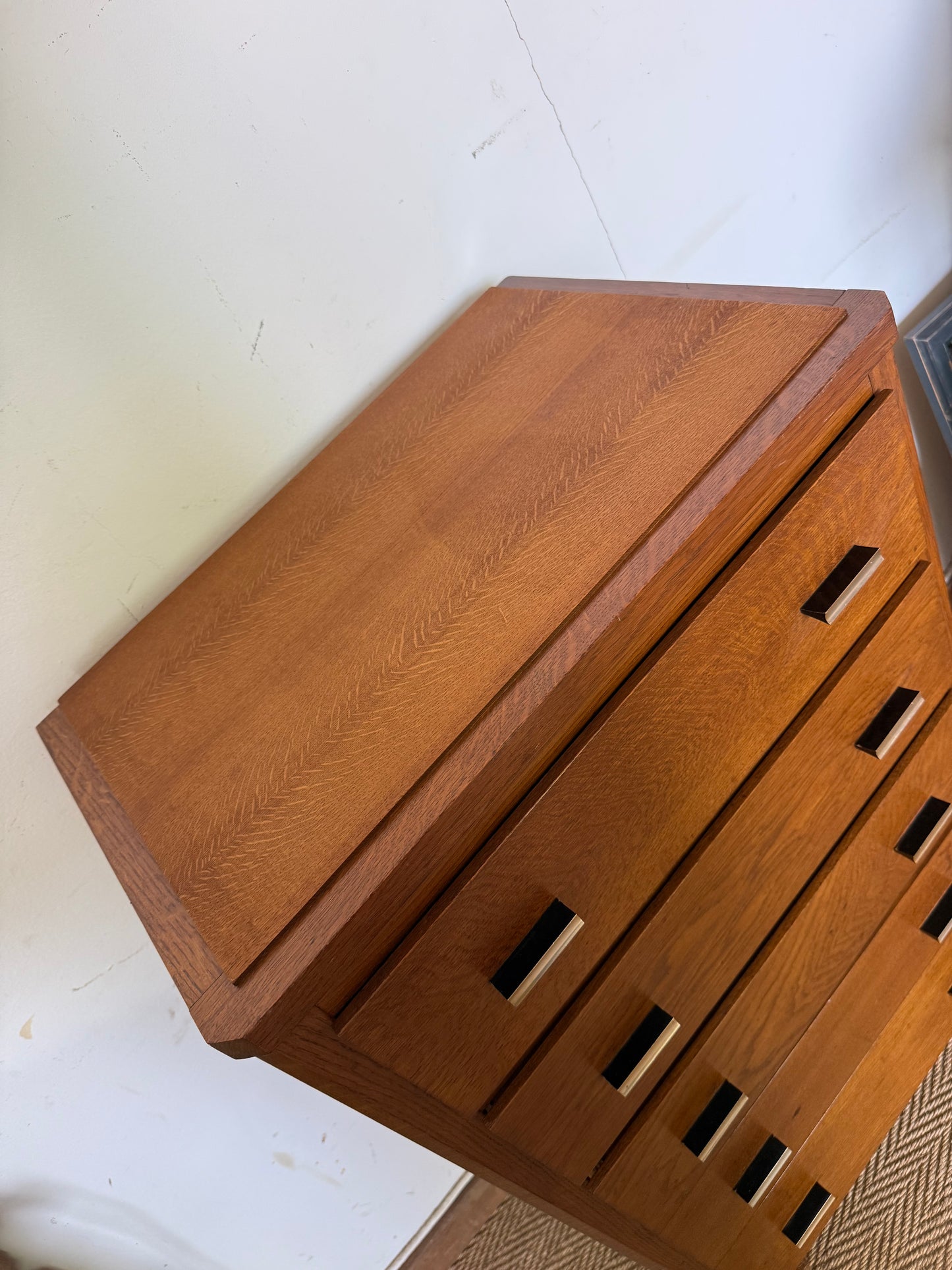 Chiffonnier commode vintage en chêne et placage chêne