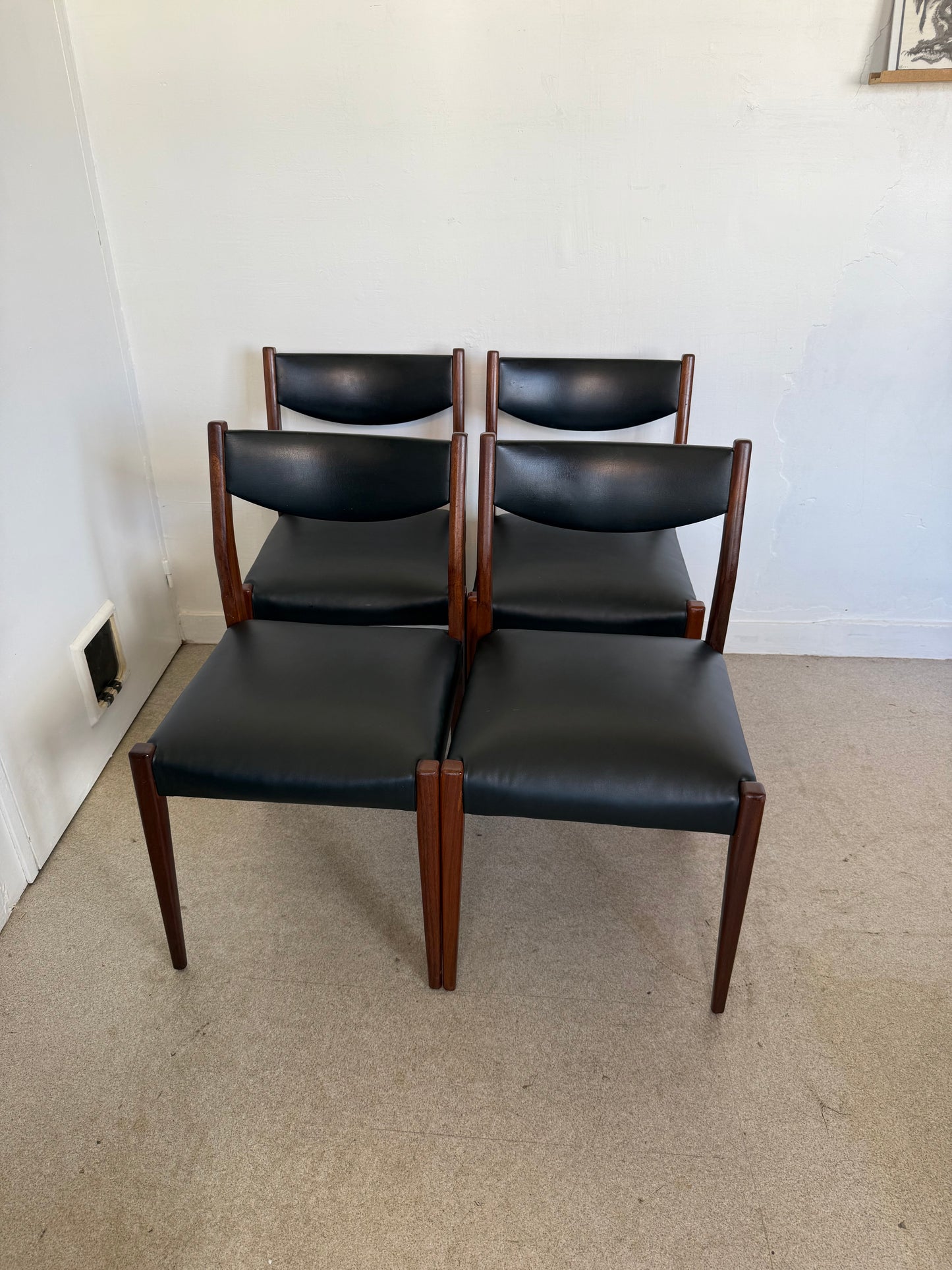 Lot de 4 chaises scandinaves vintage