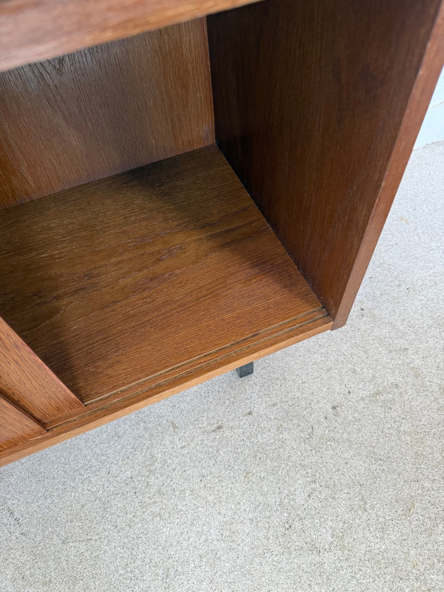 Buffet vaisselier vintage placage chêne