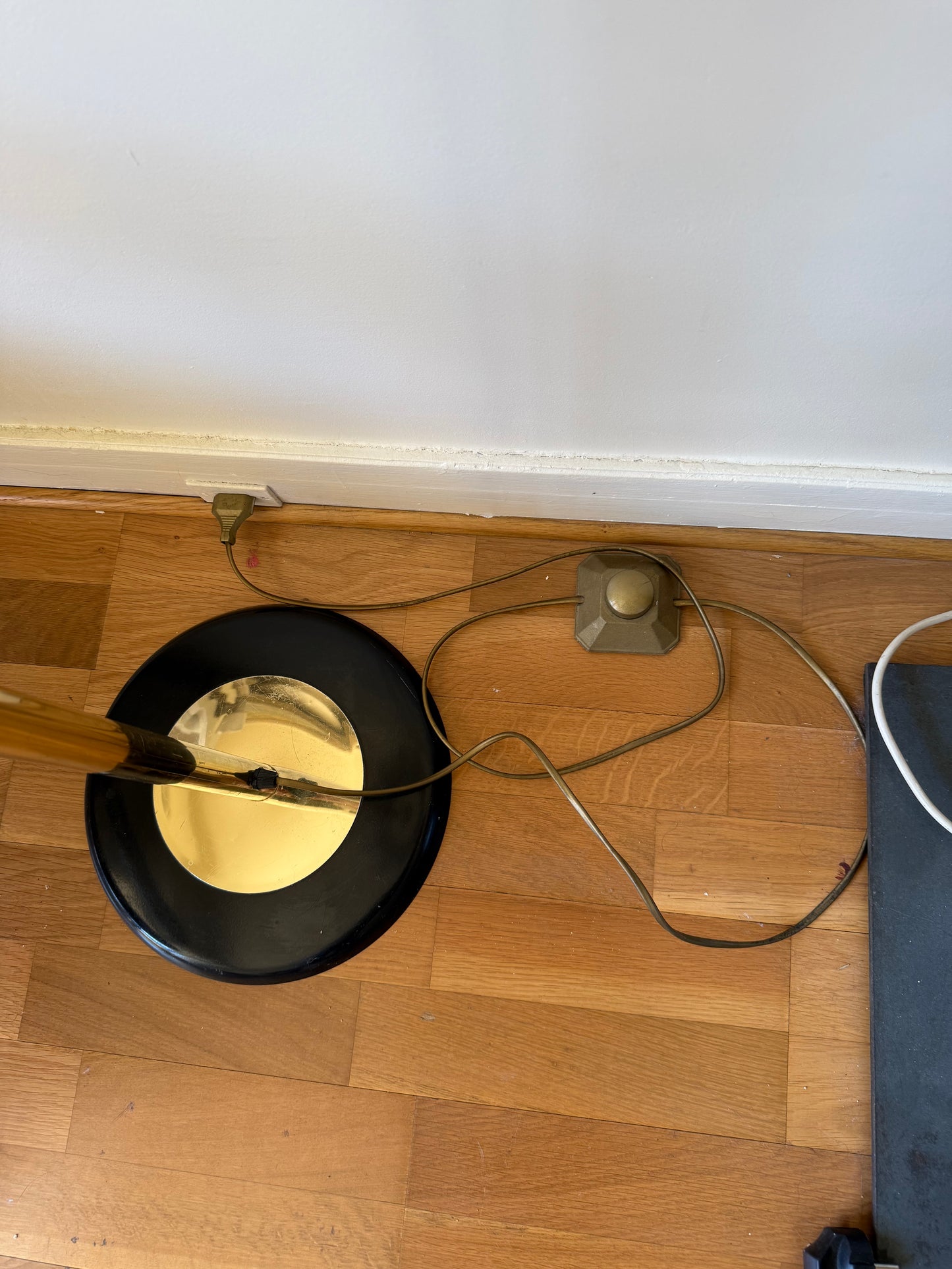 Lampadaire vintage bras articulé laiton doré abat jour lin