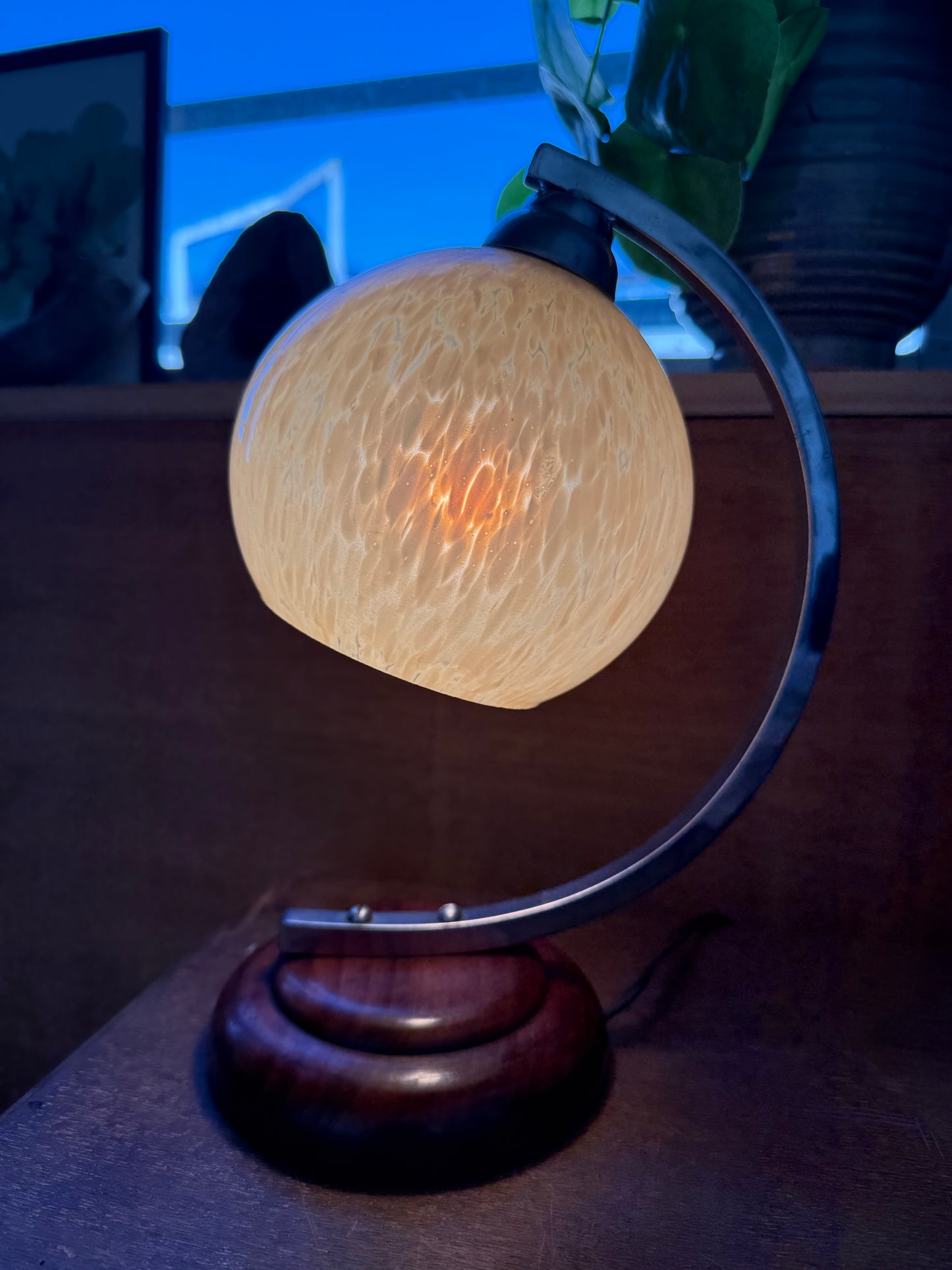 Lampe à poser / chevet art déco vintage bois métal et verre de Clichy