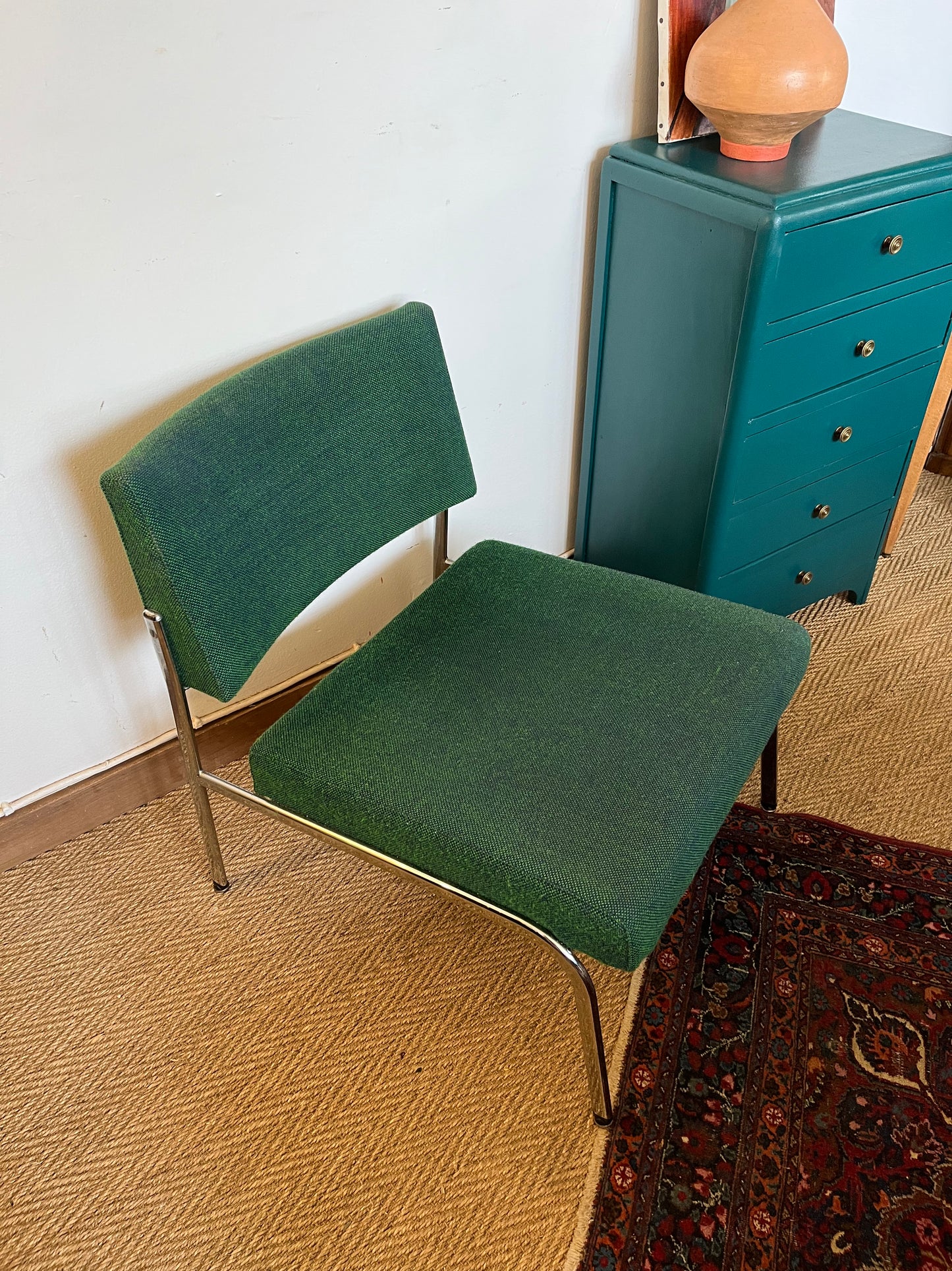 Fauteuil vintage piètement chromé et tweed vert