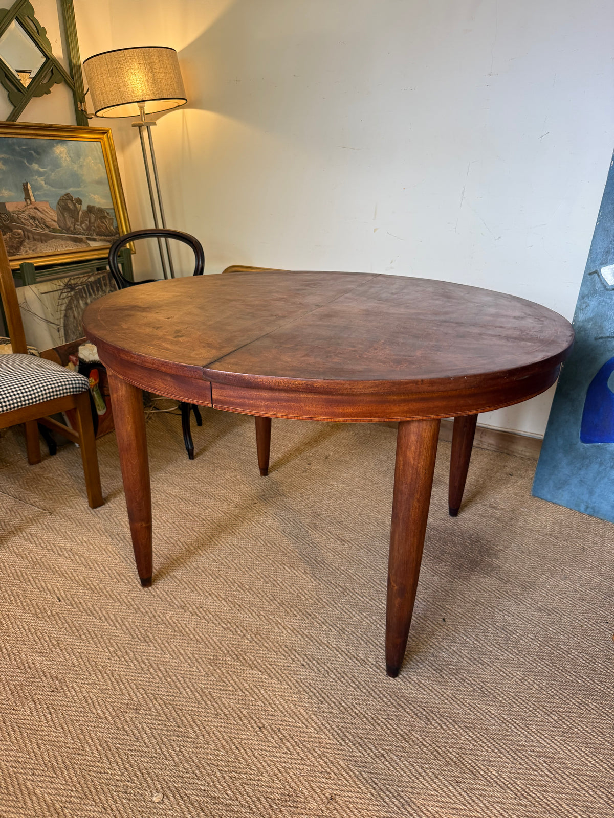 Table à manger ovale extensible en bois et placage en loupe de noyer