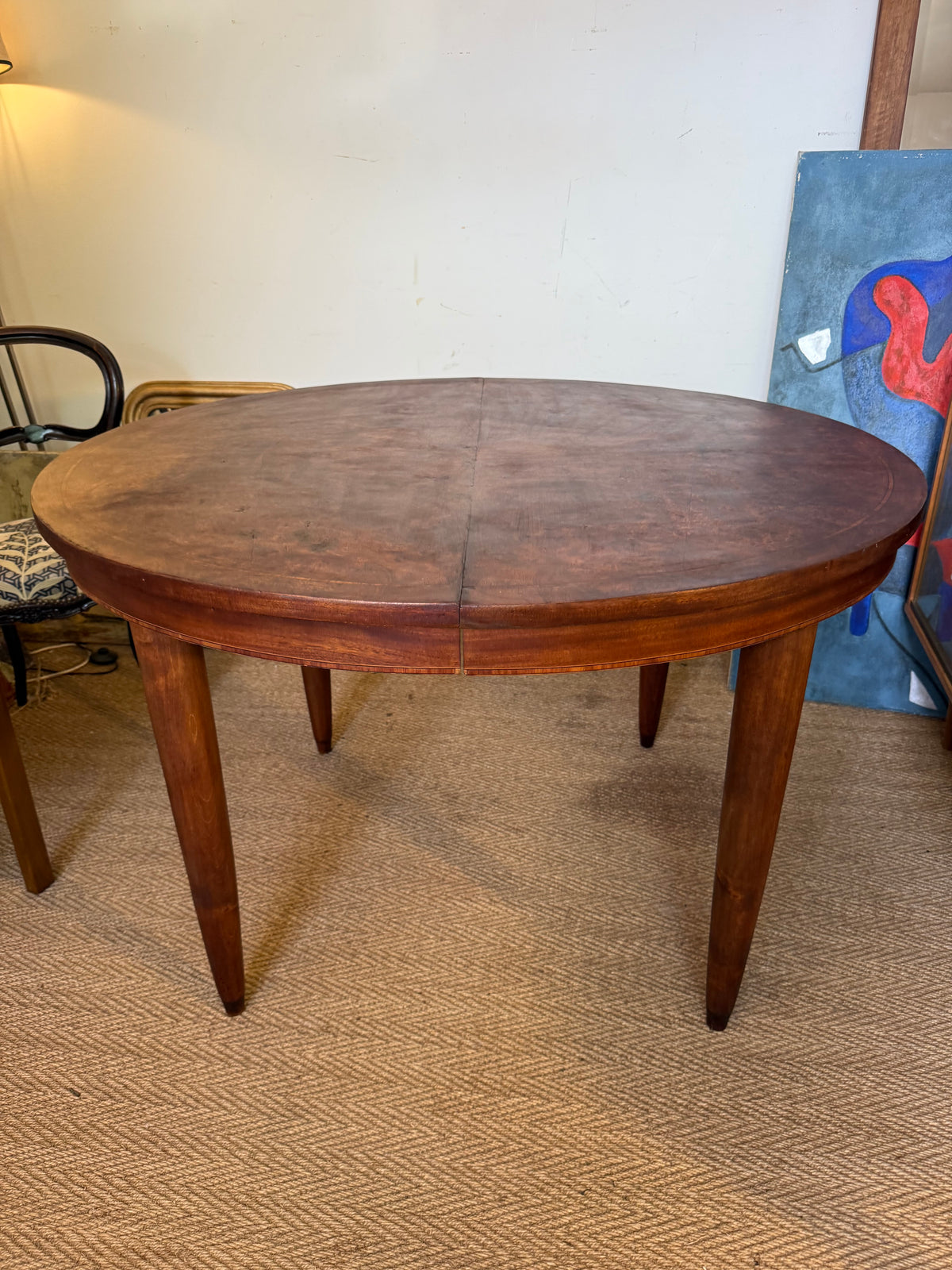 Table à manger ovale extensible en bois et placage en loupe de noyer