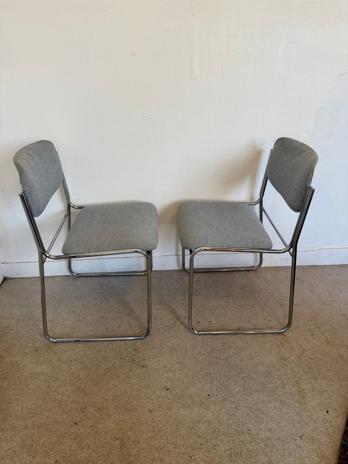 Paire de chaises vintage chrome et tissu tweed bleu clair
