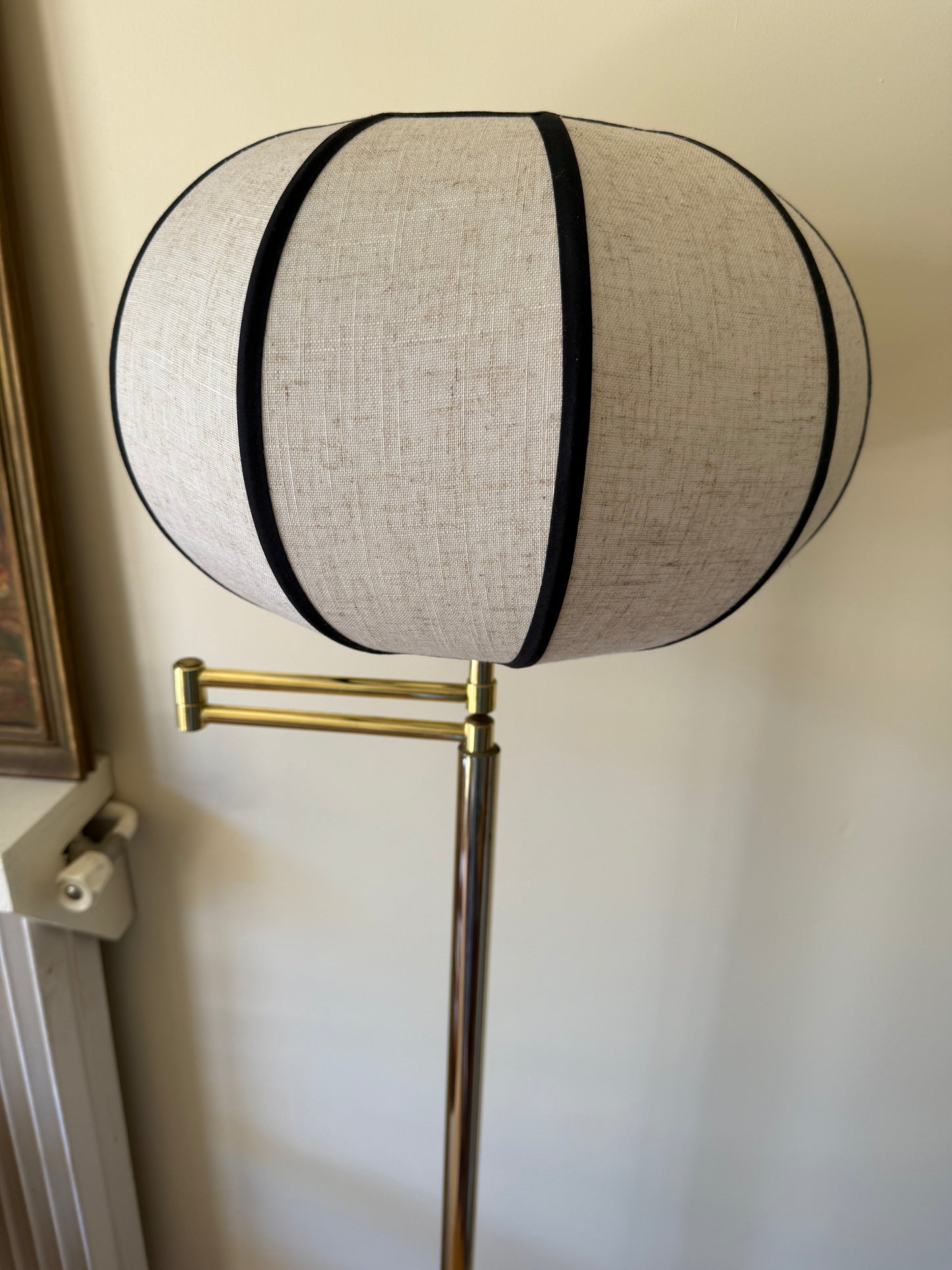Lampadaire vintage bras articulé laiton doré abat jour lin