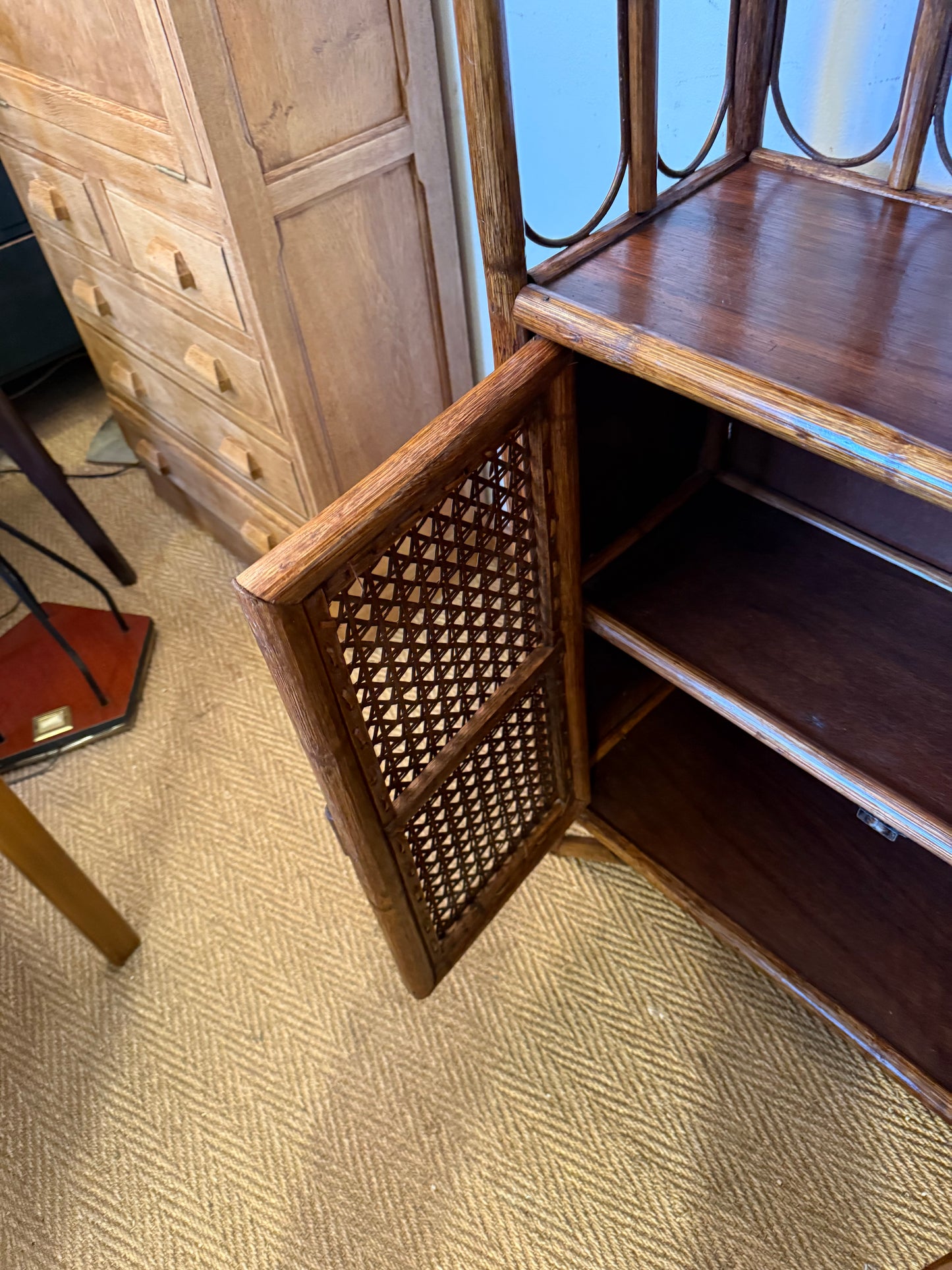 Bibliothèque étagère vintage en rotin et cannage