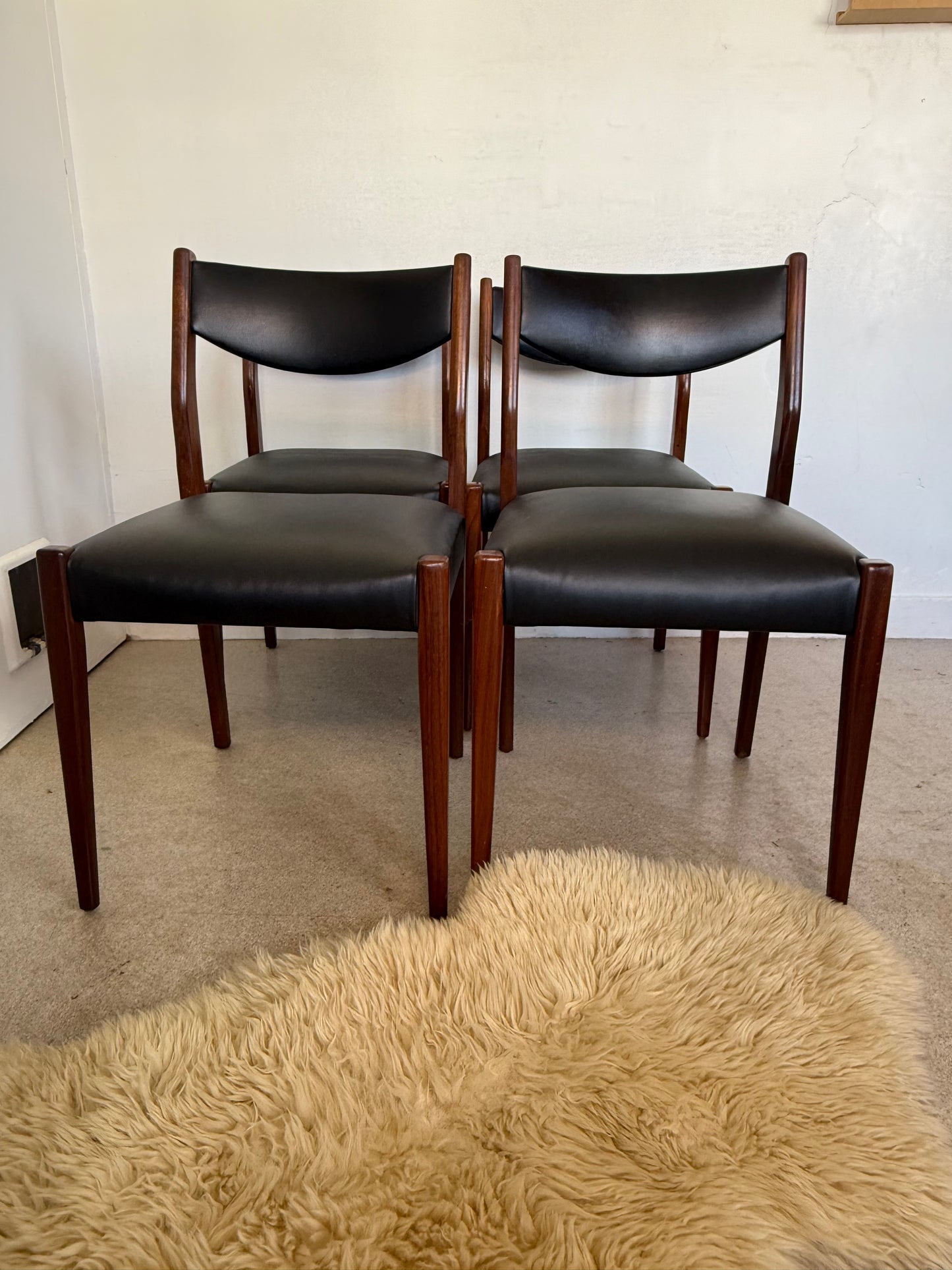 Lot de 4 chaises scandinaves vintage