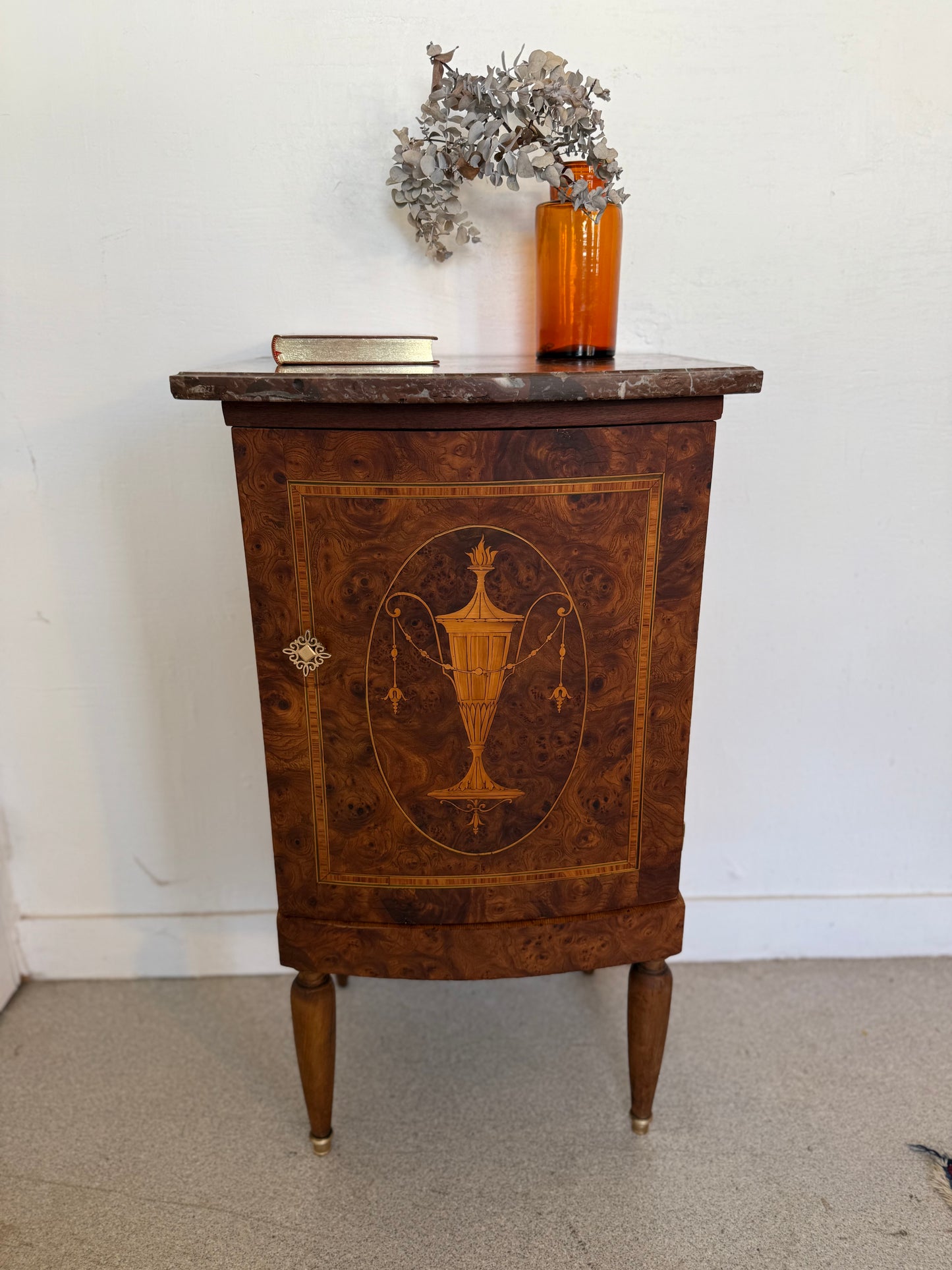 Meuble de chevet / appoint style Louis XVI marqueterie et loupe