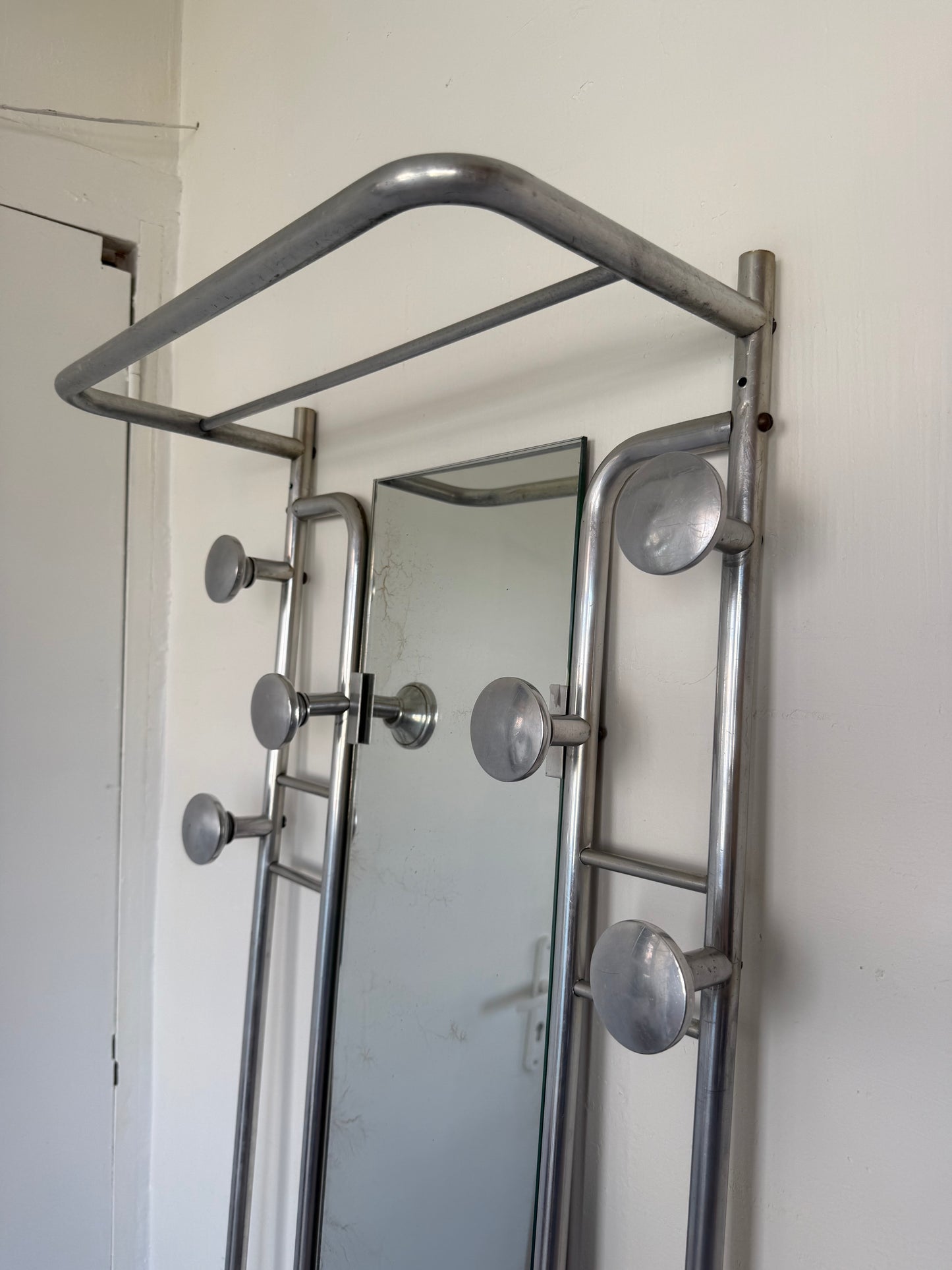 Porte manteau vintage en aluminium brossé années 50